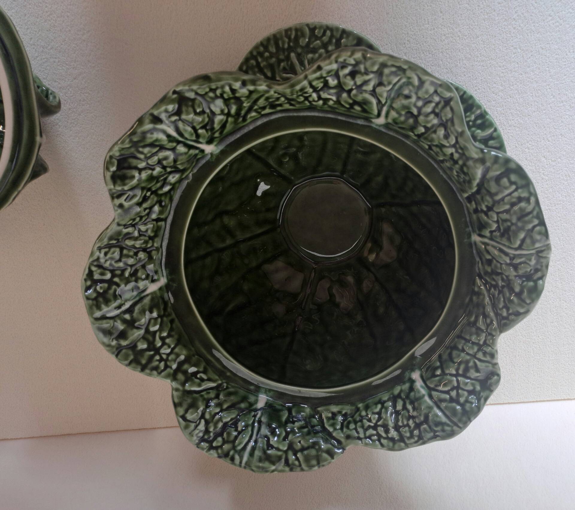 Important cabbage soup tureen and its vintage earthenware dish.