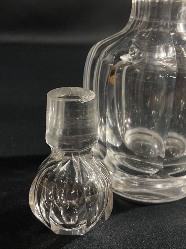 Grand flacon à parfum en cristal signé Baccarat, modèle Malmaison