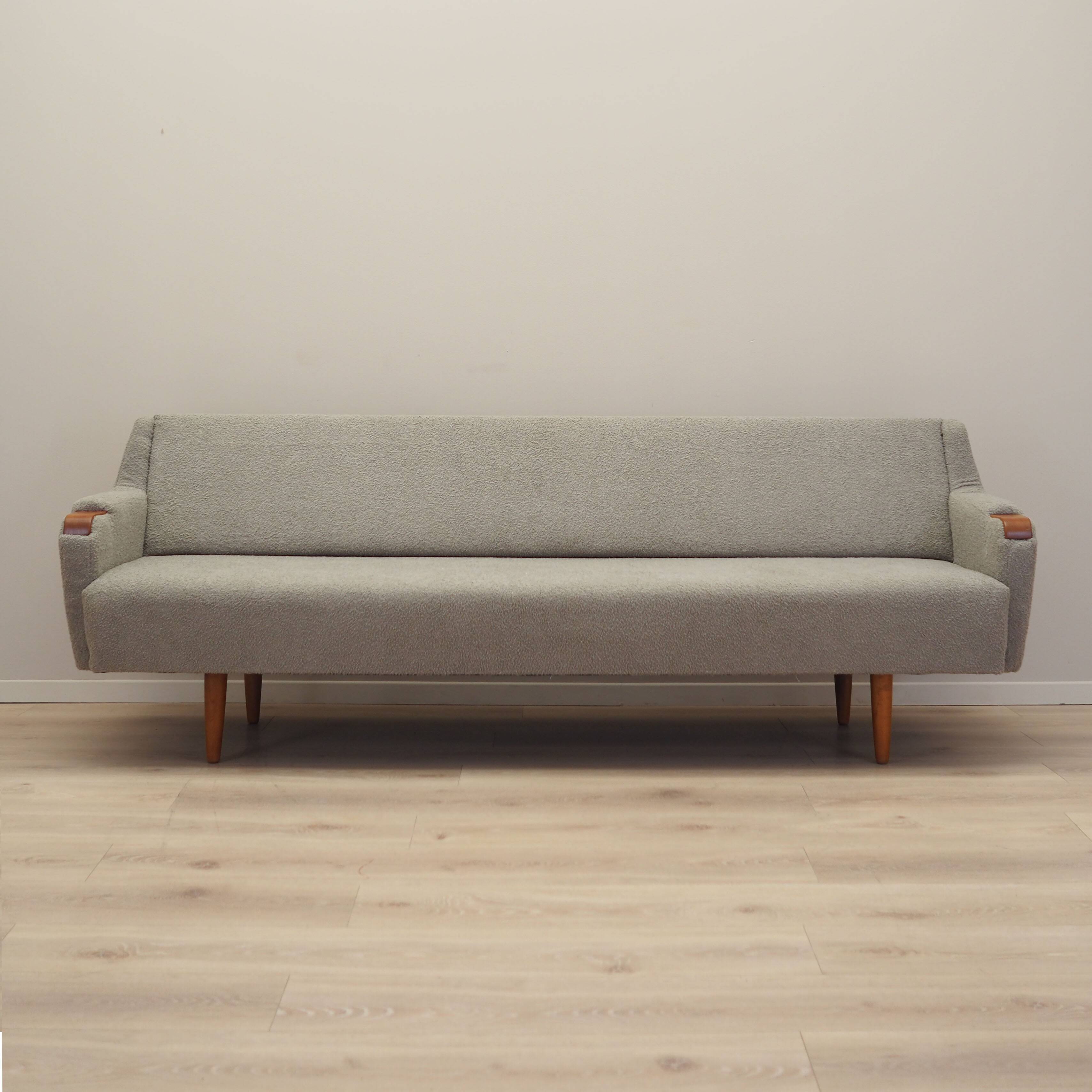 Canapé en teck, design danois, années 1970, production : Danemark