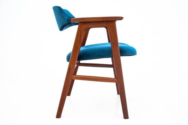 fauteuil danois en velours bleu
