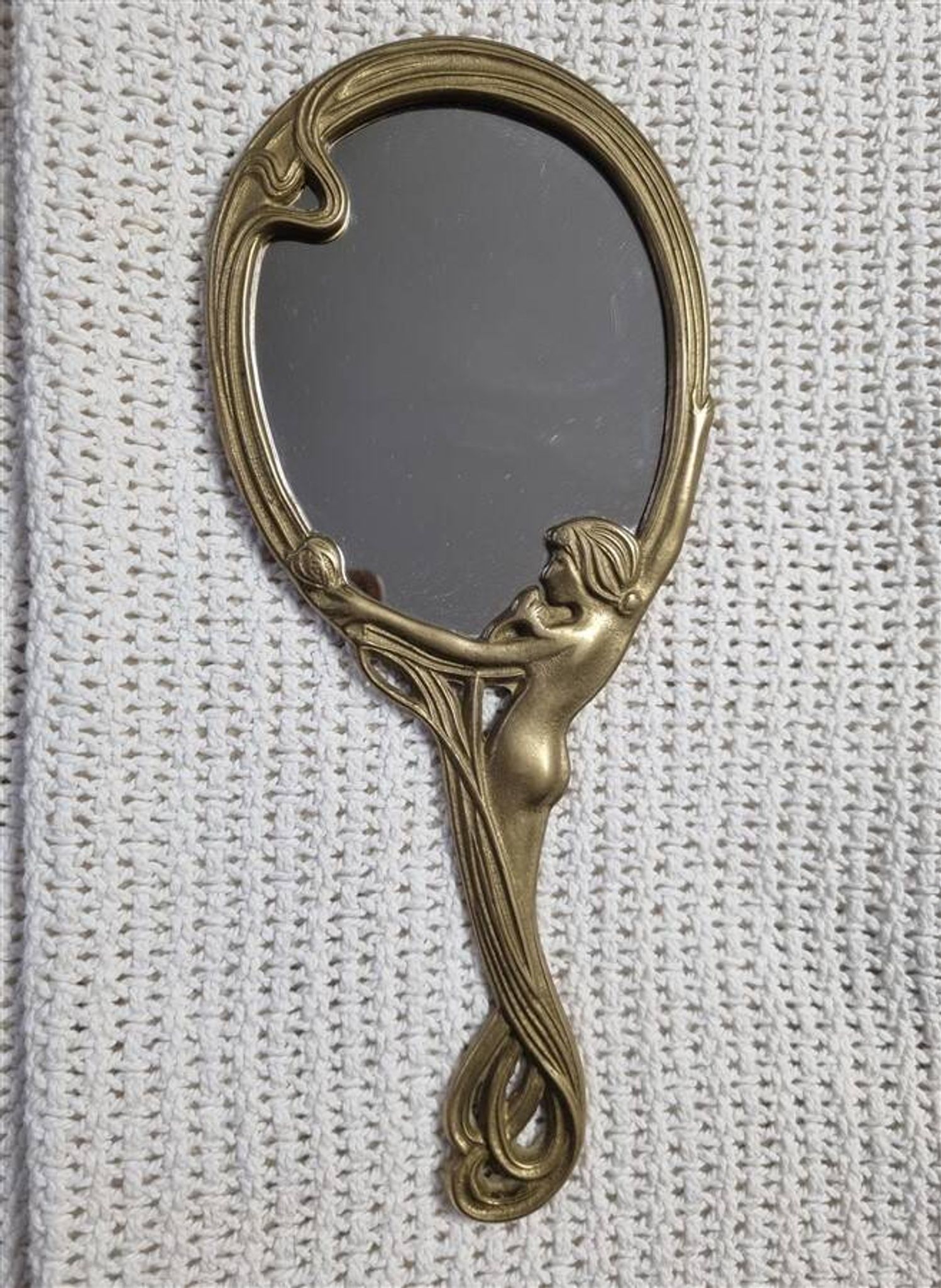 Hand mirror