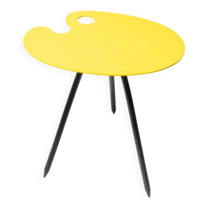 Table d'appoint conçue