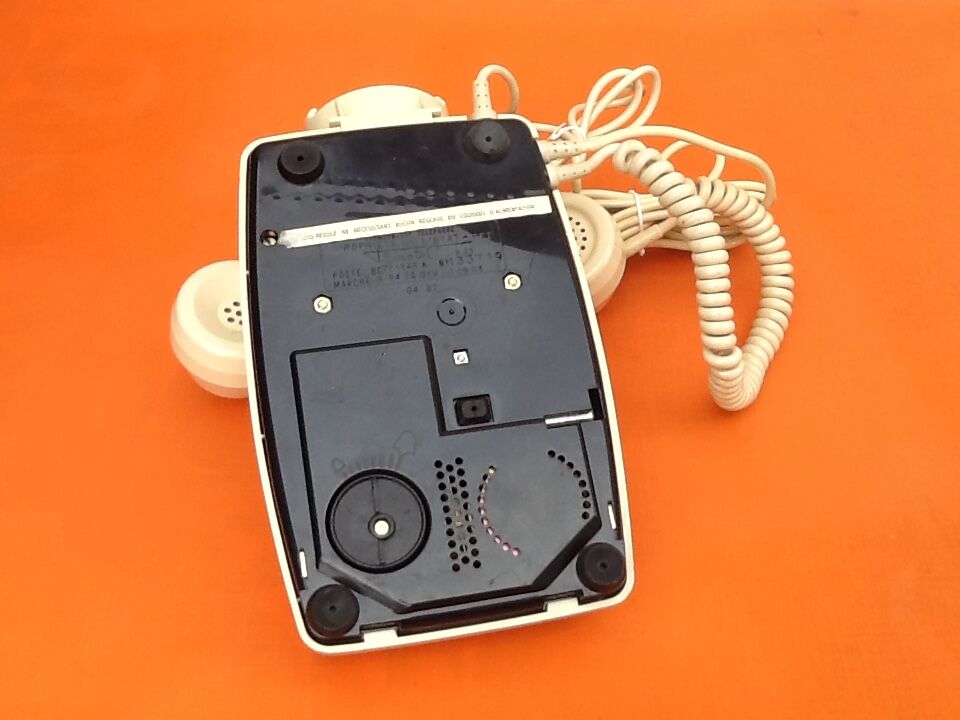 1980s Socotel Model S63 touch-tone phone Made in France