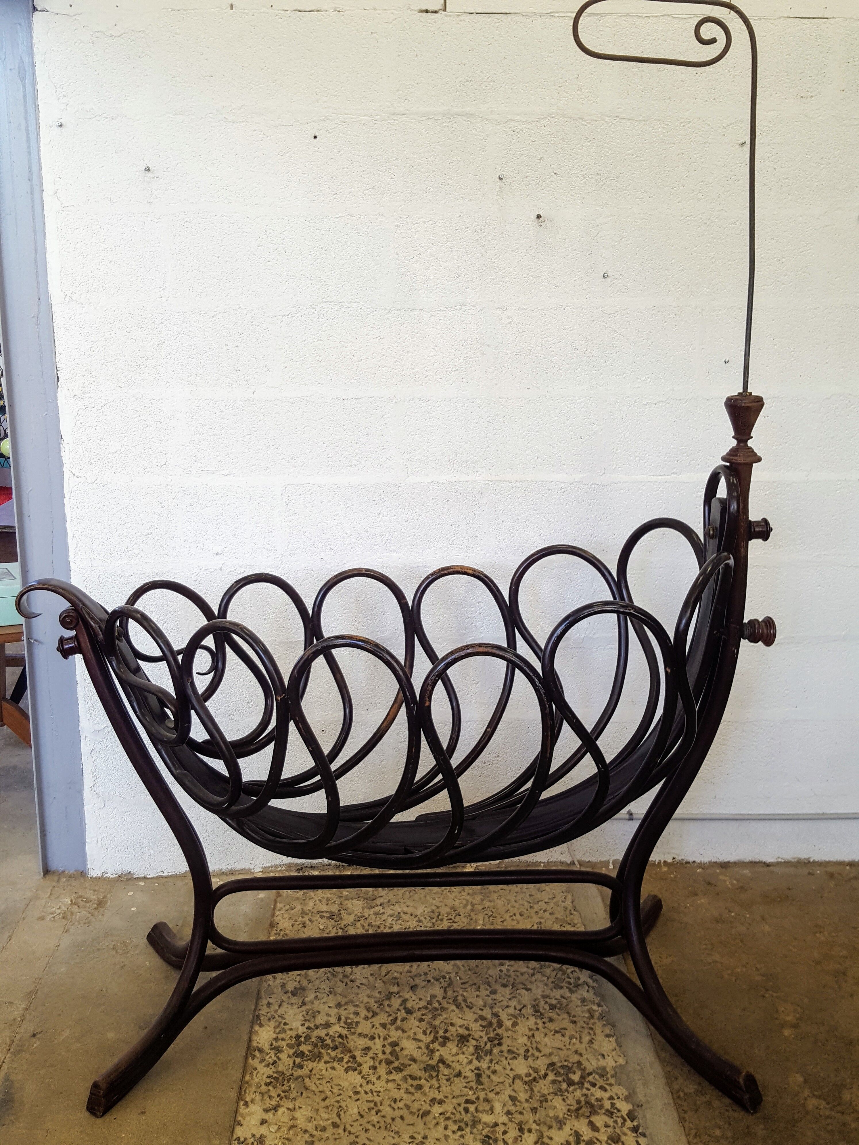 Curved wooden cradle