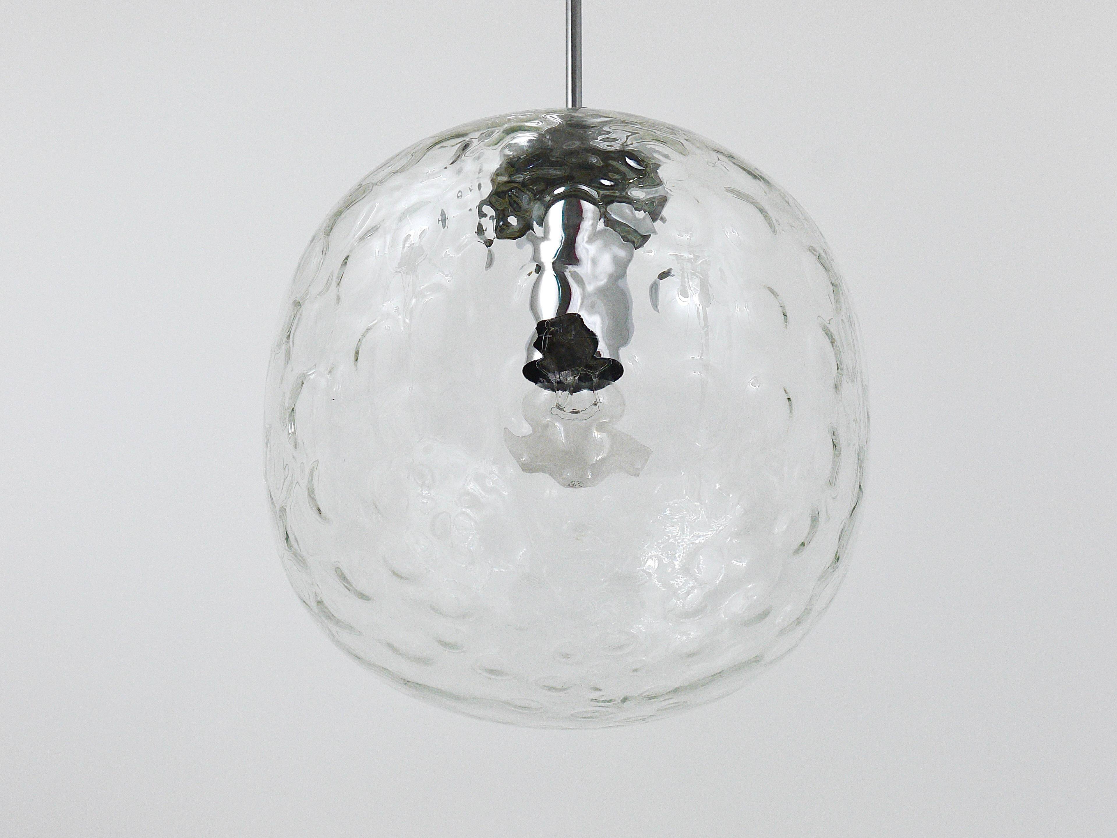 Grande lampe suspension globe en verre à bulles Limburg & chrome, Allemagne, années 1970