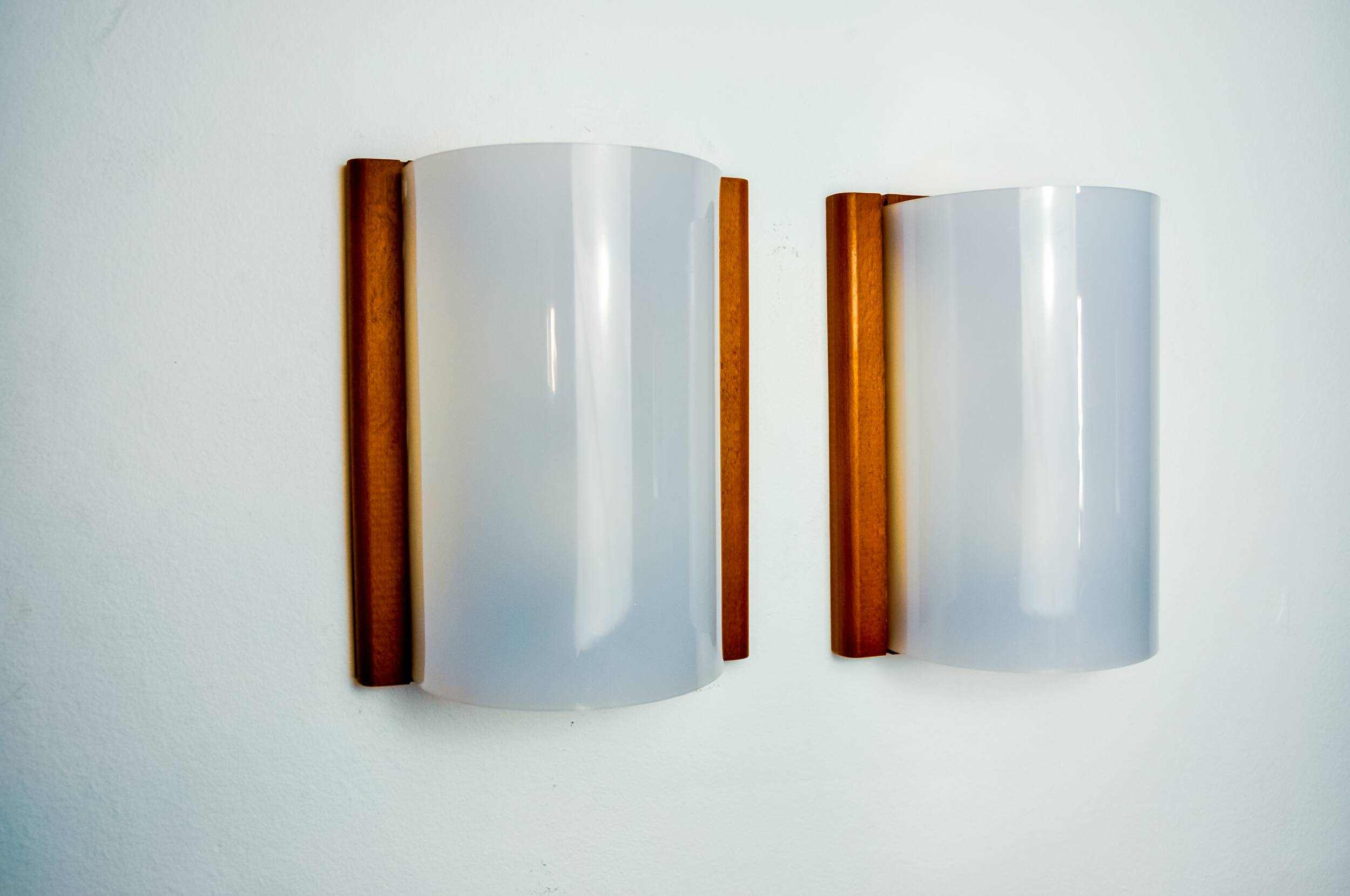 Pair of pine and methacrylate wall lights, Spain 1980