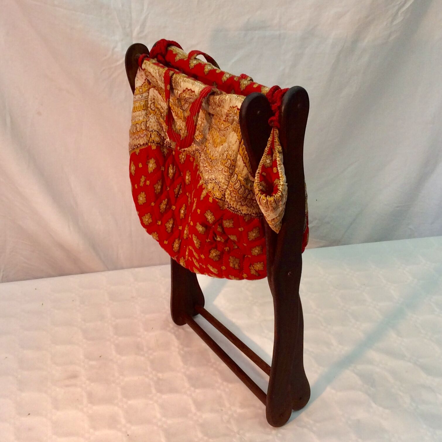 Vintage worker in wood and foldable fabric dimension: height -34,5cm- width -31cm- Pr-26,5cm-