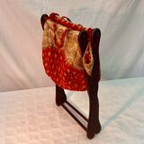 Vintage worker in wood and foldable fabric dimension: height -34,5cm- width -31cm- Pr-26,5cm-