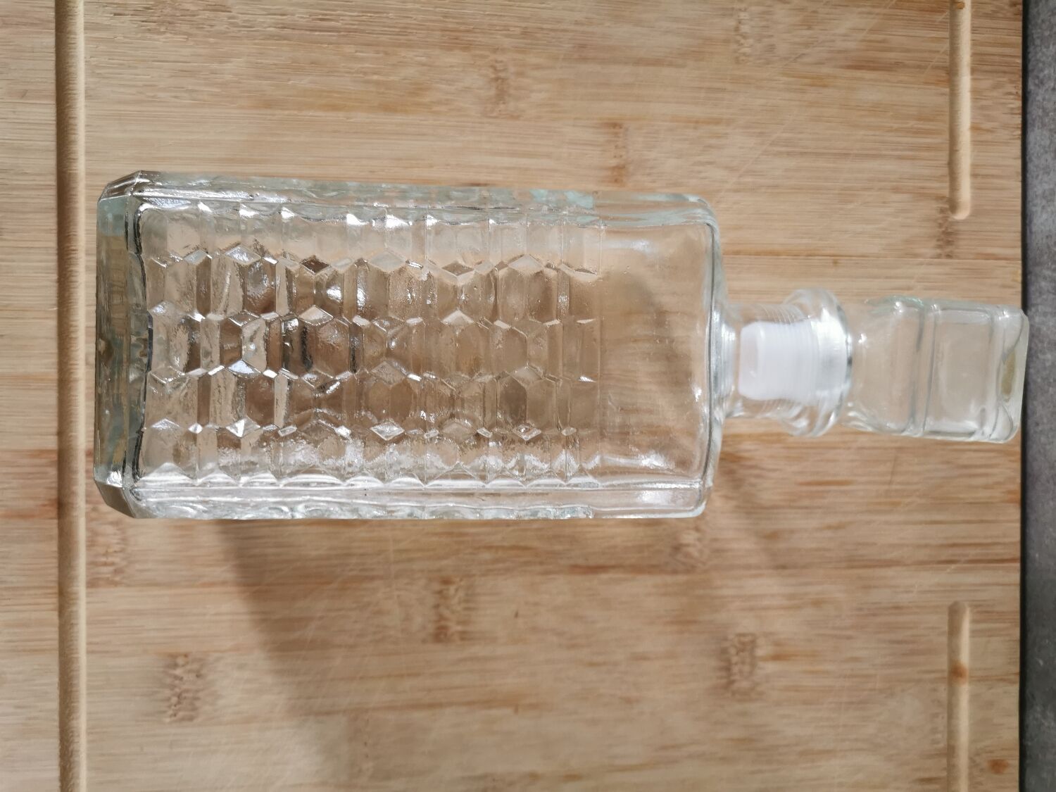 Carfe in chiseled glass