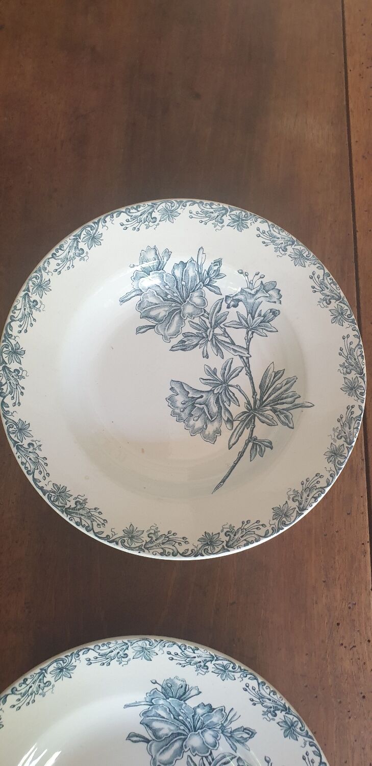 Four plates st Amand