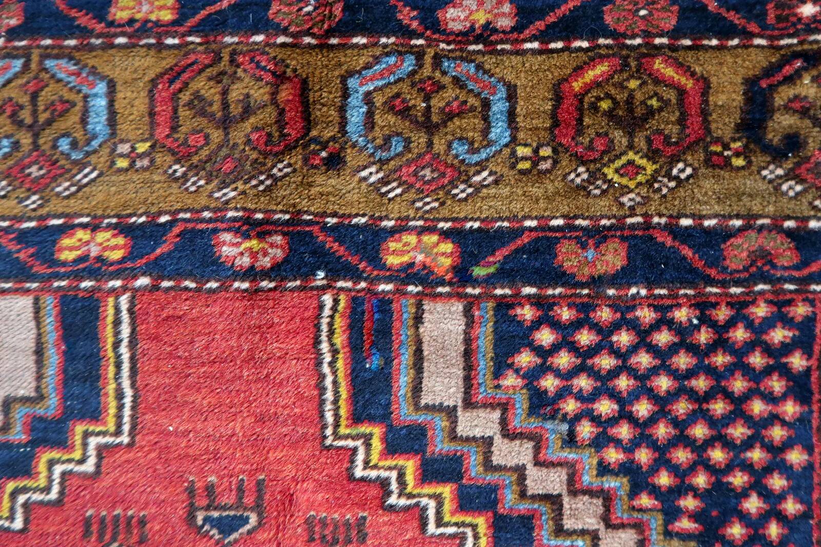 Handmade antique Turkish Anatolian rug 115cm x 218cm, 1920s