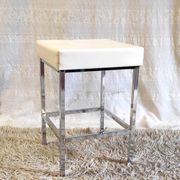 Tabouret design en métal chromé et similicuir blanc - mid. XXème