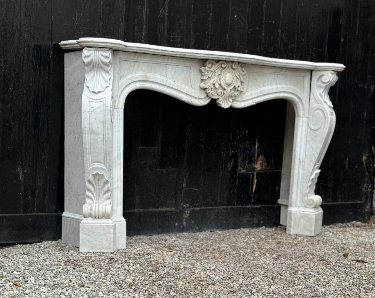 Louis XV style fireplace in white Carrara marble circa 1900