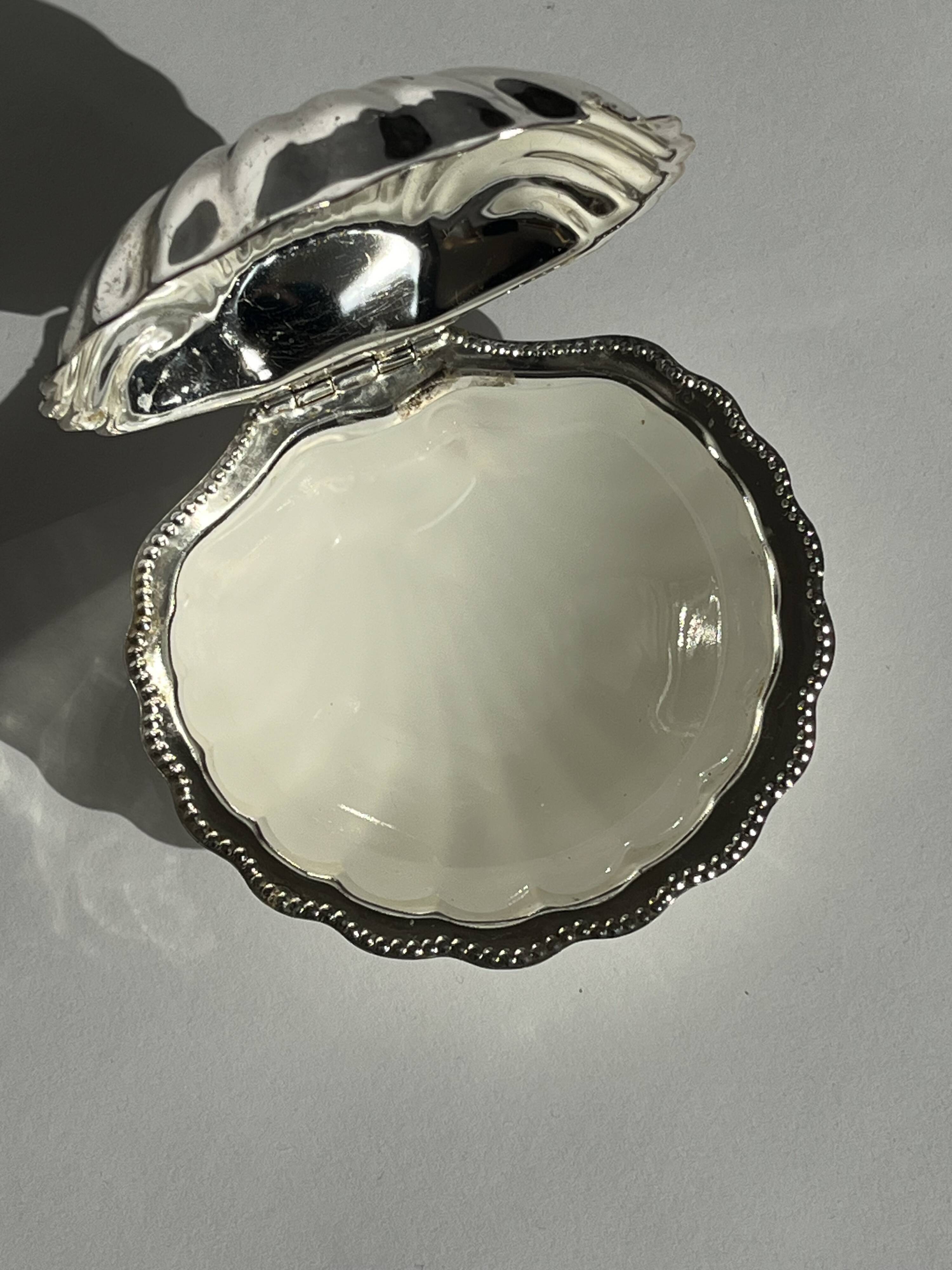 Beurrier en forme de coquillage