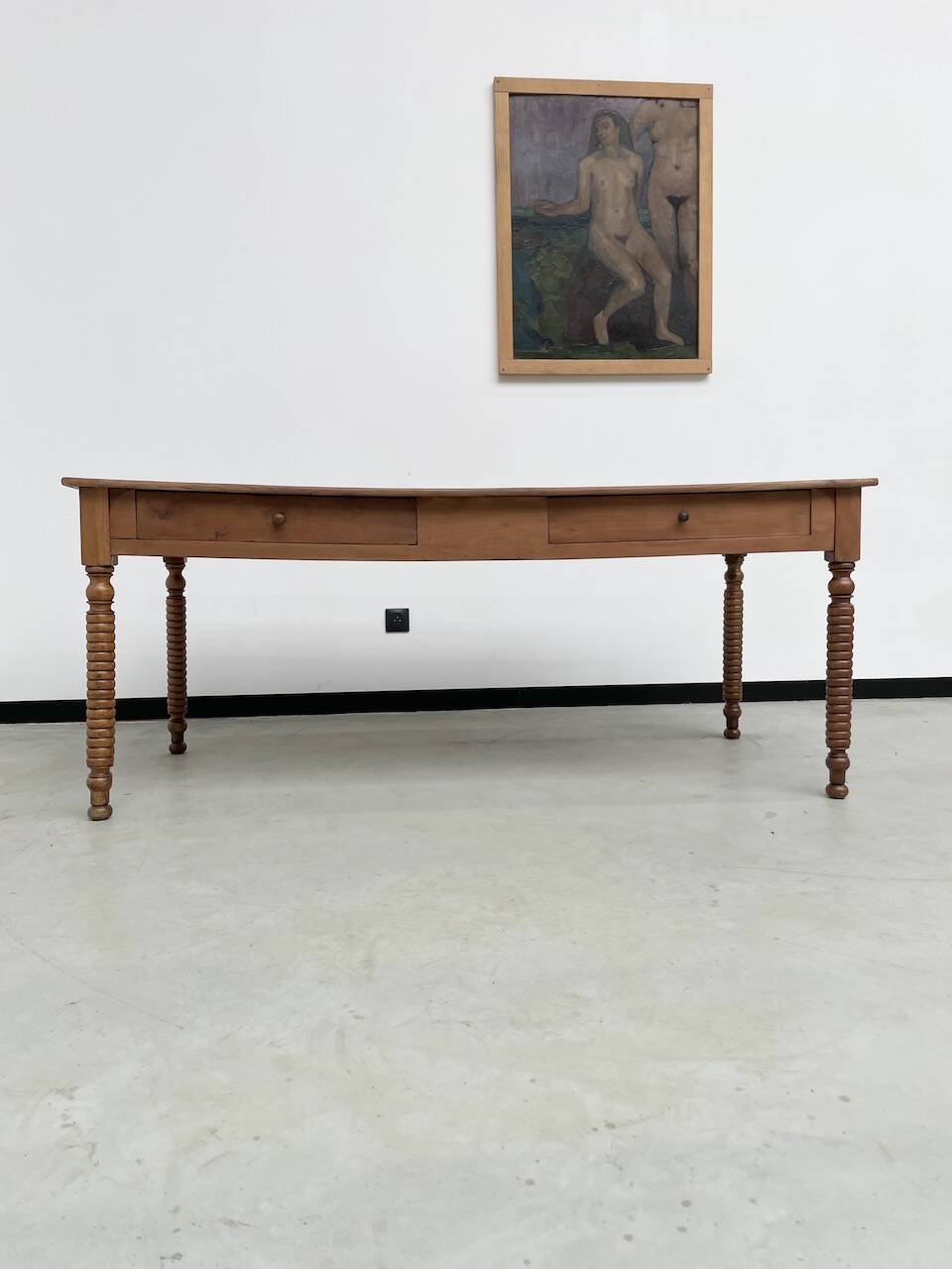 Walnut silk table 1900