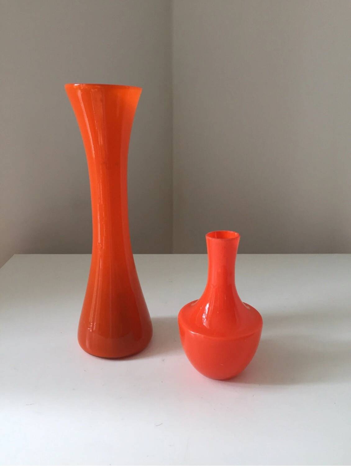 Set of 2 Vintage 1970s orange bud vases