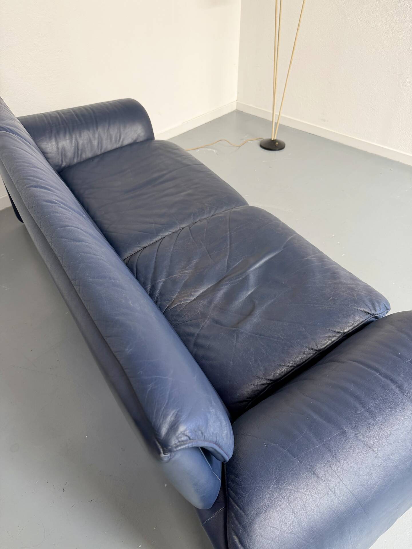 De Sede ds-2011 vintage leather sofa for 2/3 people, 1980s design.