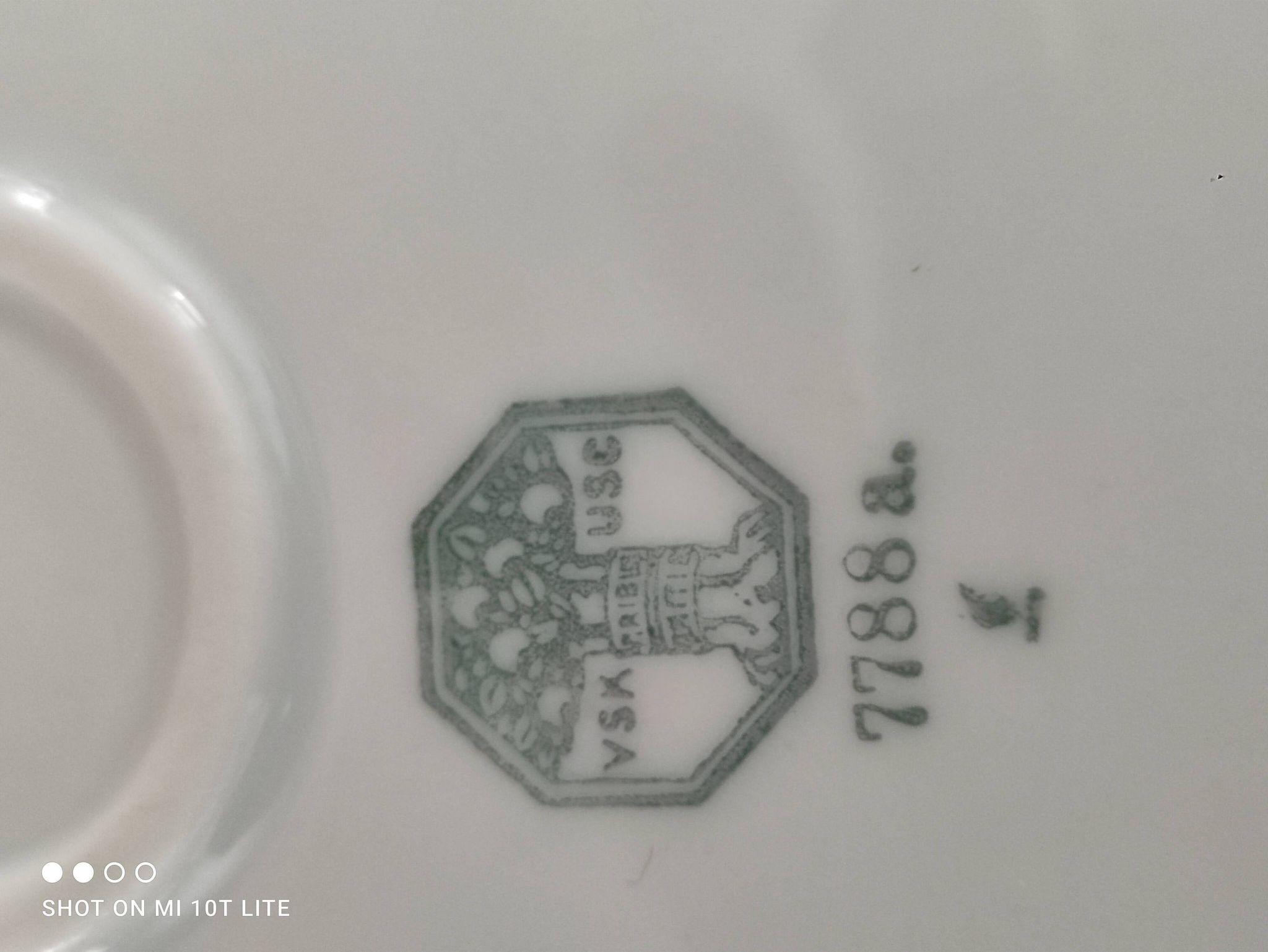 Salad bowl in white Swiss porcelain double gilded border "VSK USC Viribus Unitis"