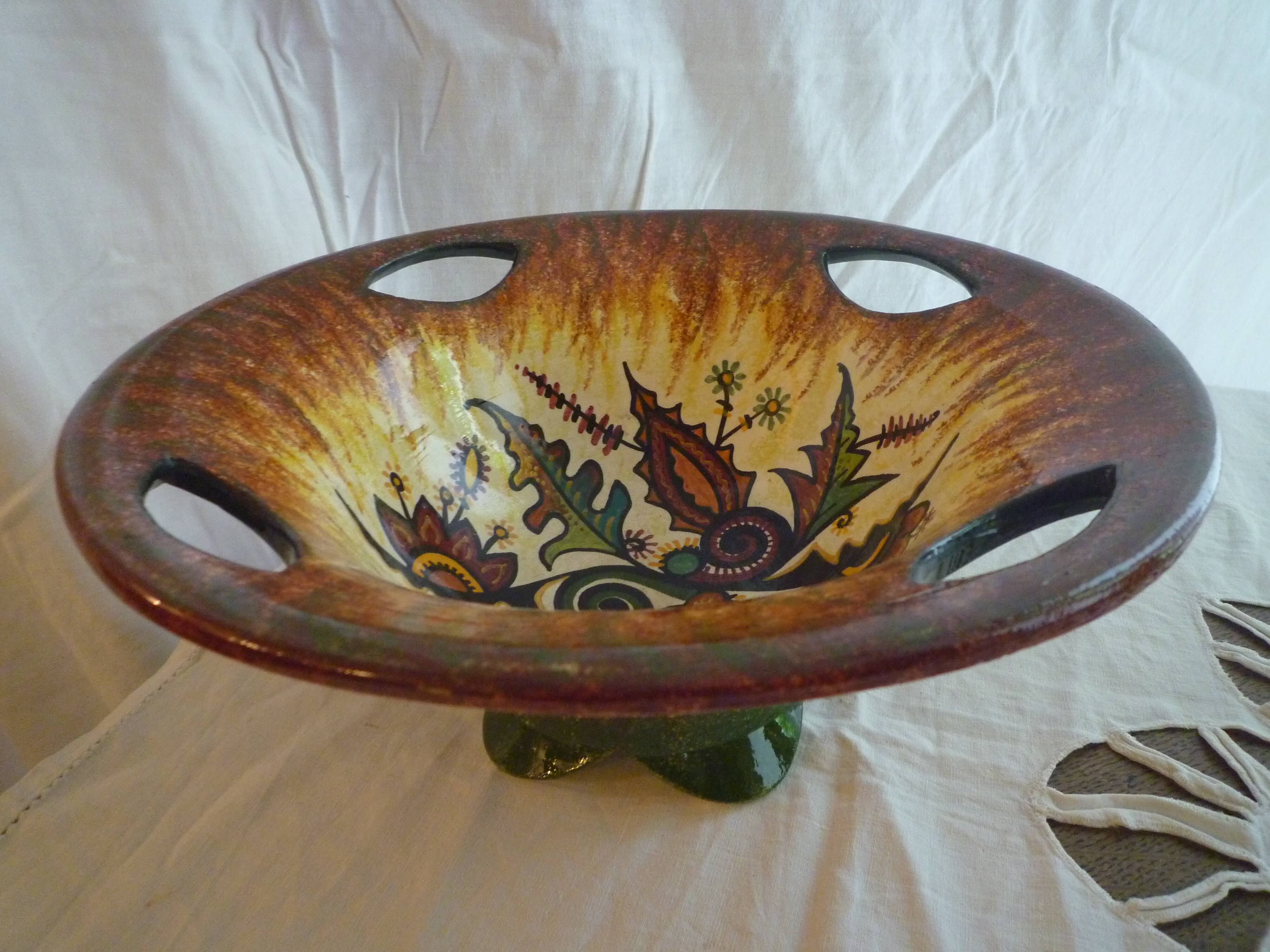 Large quimper ceramic bowl cut by "Fouillen"