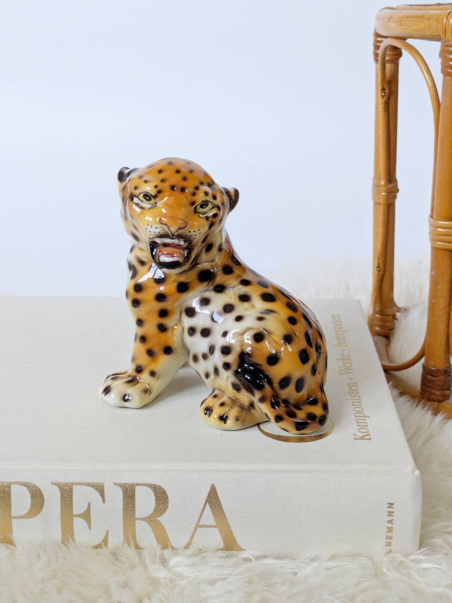 Porcelain leopard statuette, Ronzan, Italy, 1950s