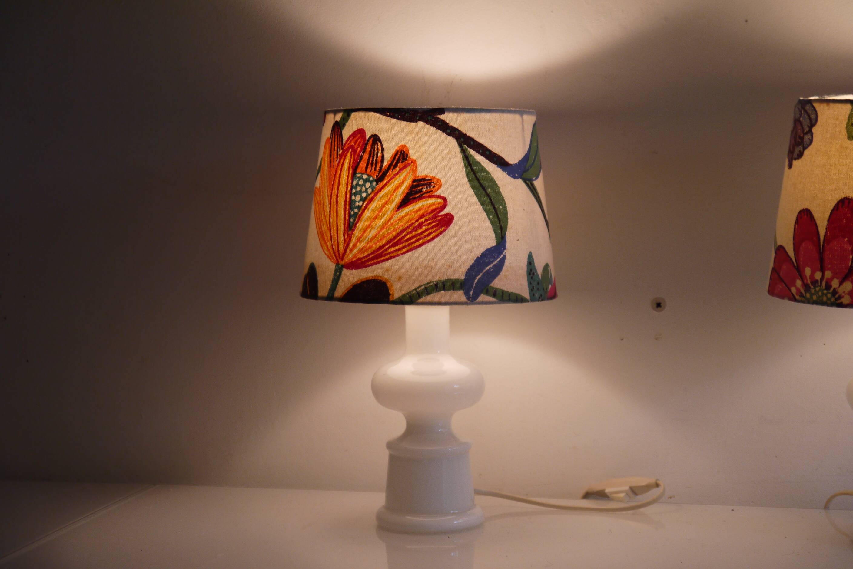 Paire de lampes suédoises en verre 1970