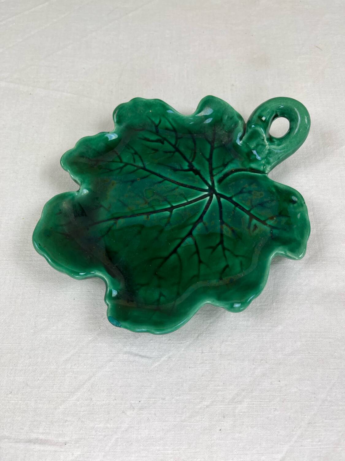 “Leaf” pocket emptier