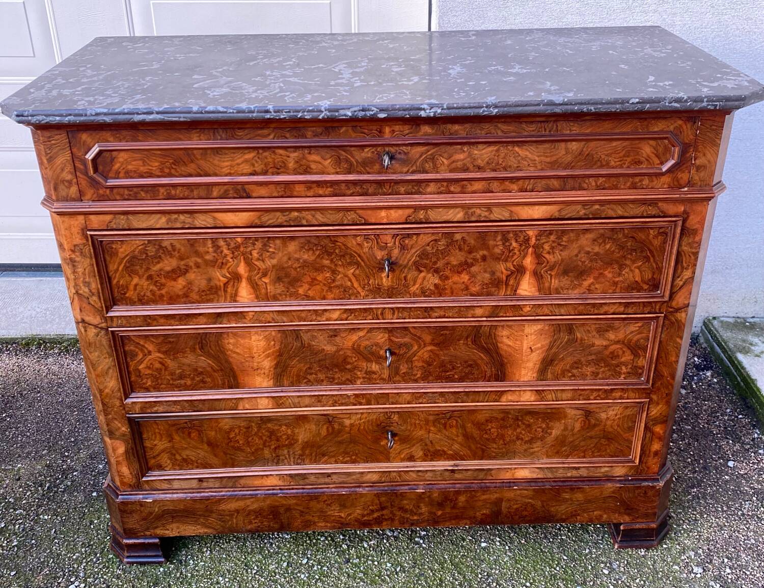 Louis Philippe chest of drawers in mahogany veneer