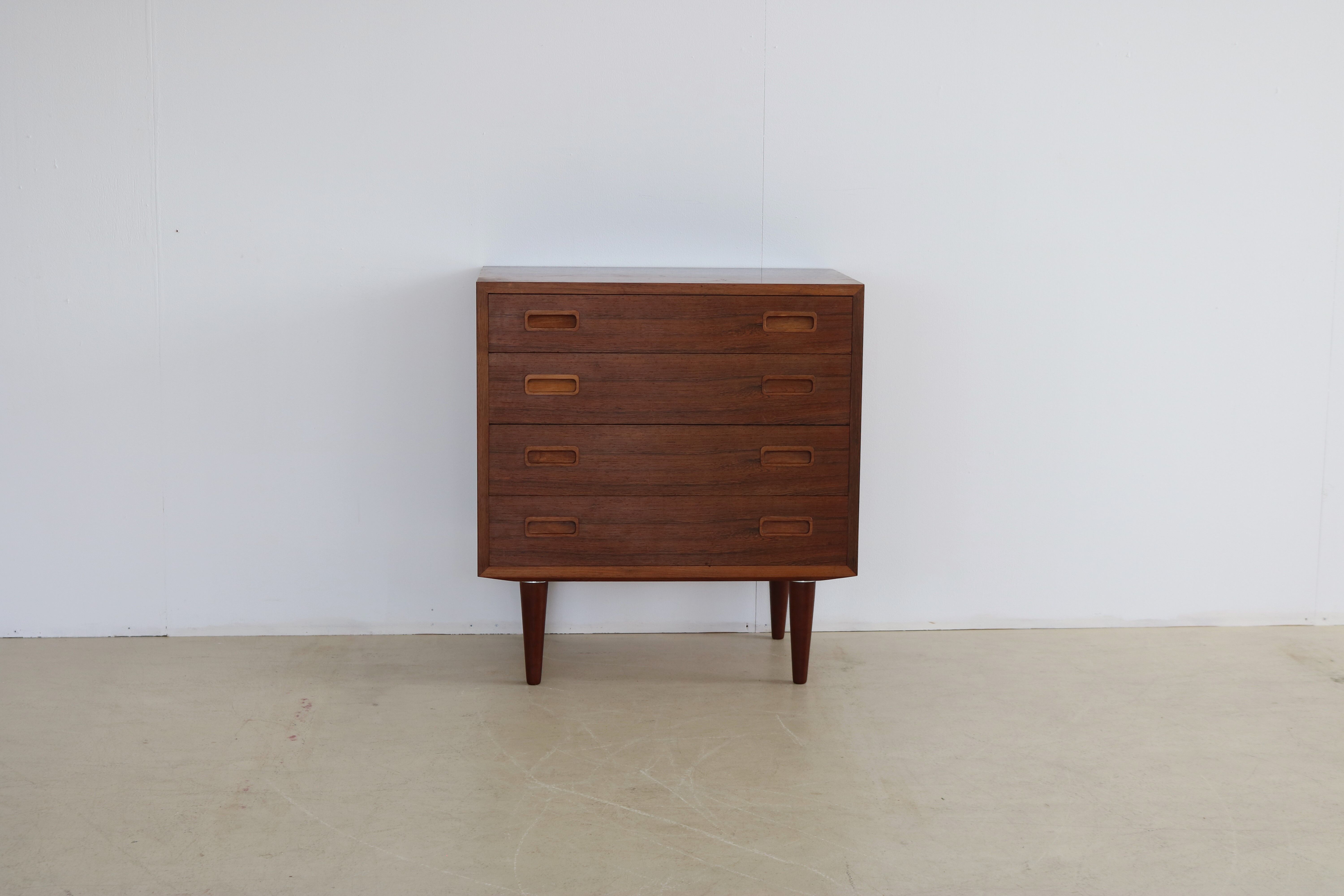 Hundevad chest of drawers