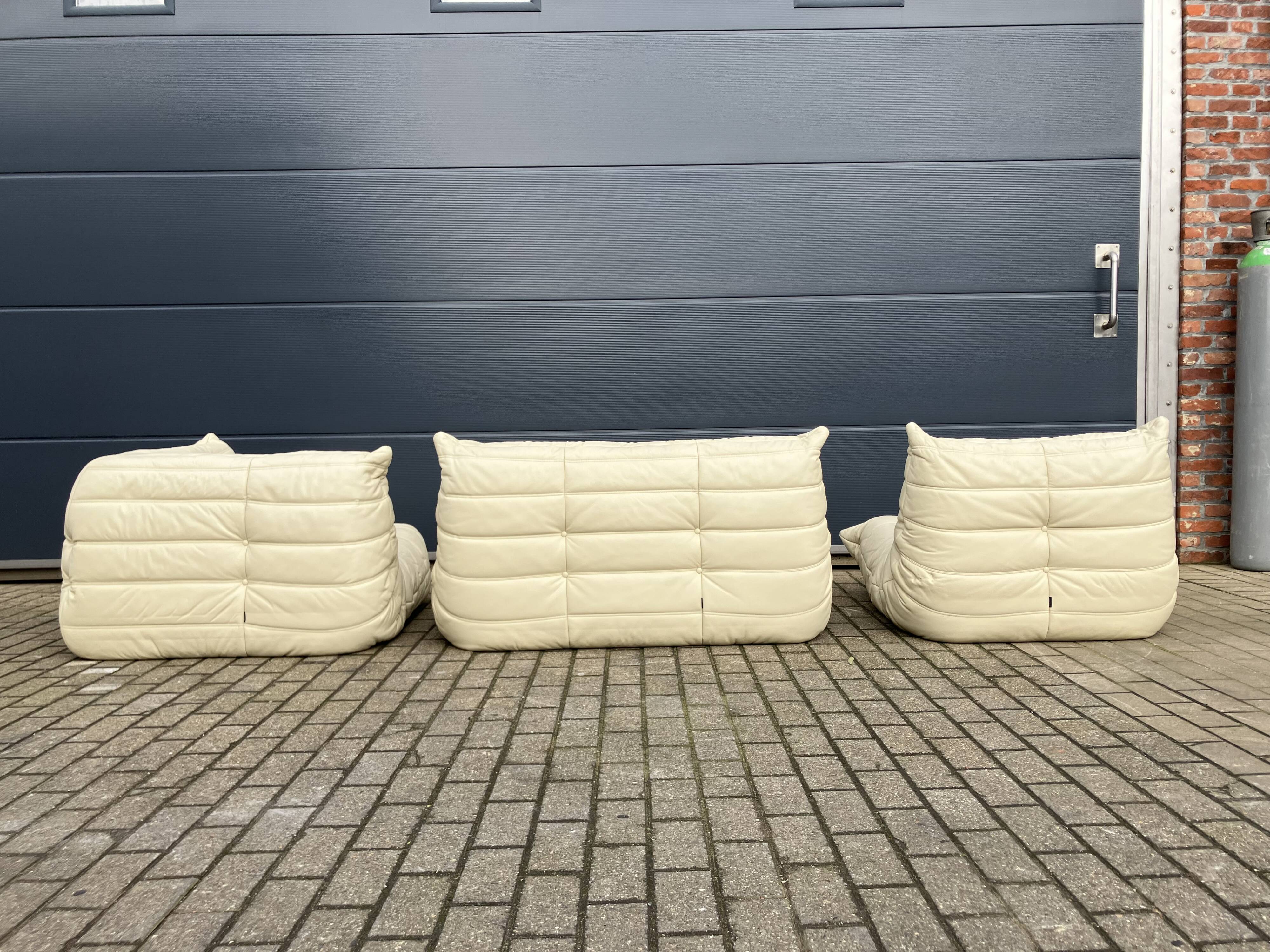 100% authentic Ligne Roset Togo 1.2z & hoek in Beige leather