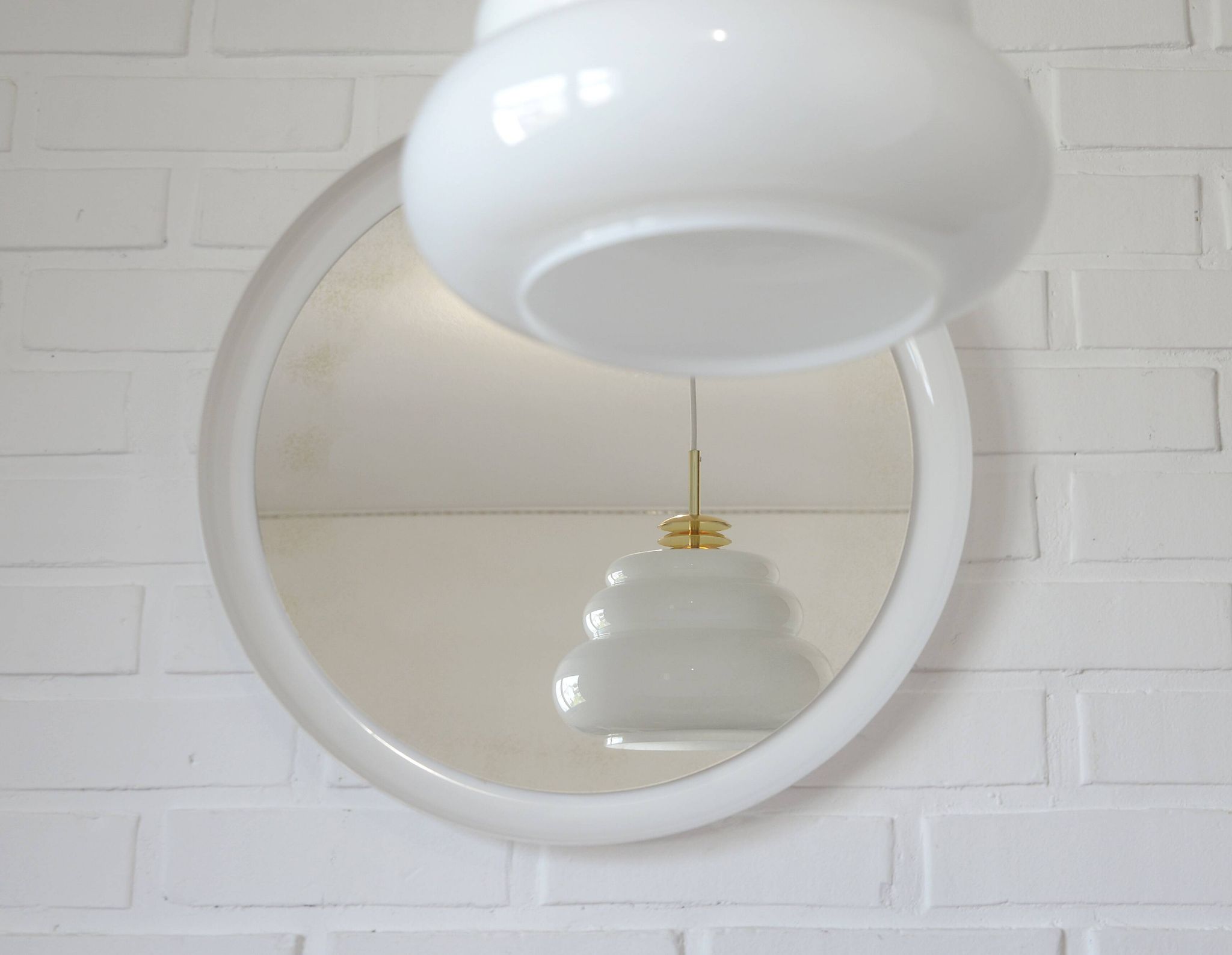 Vintage wall round white plastic mirror, Meblo 1970, retro