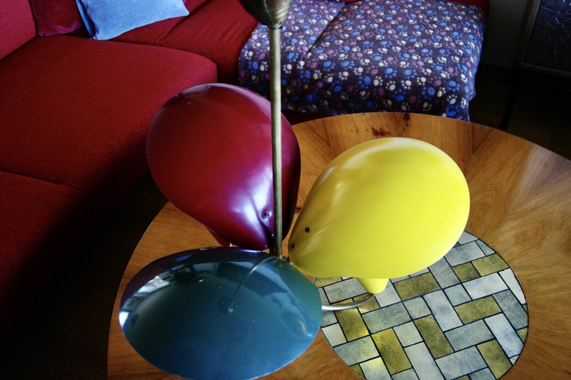 Vintage tri-color chandelier in lacquered steel and brass