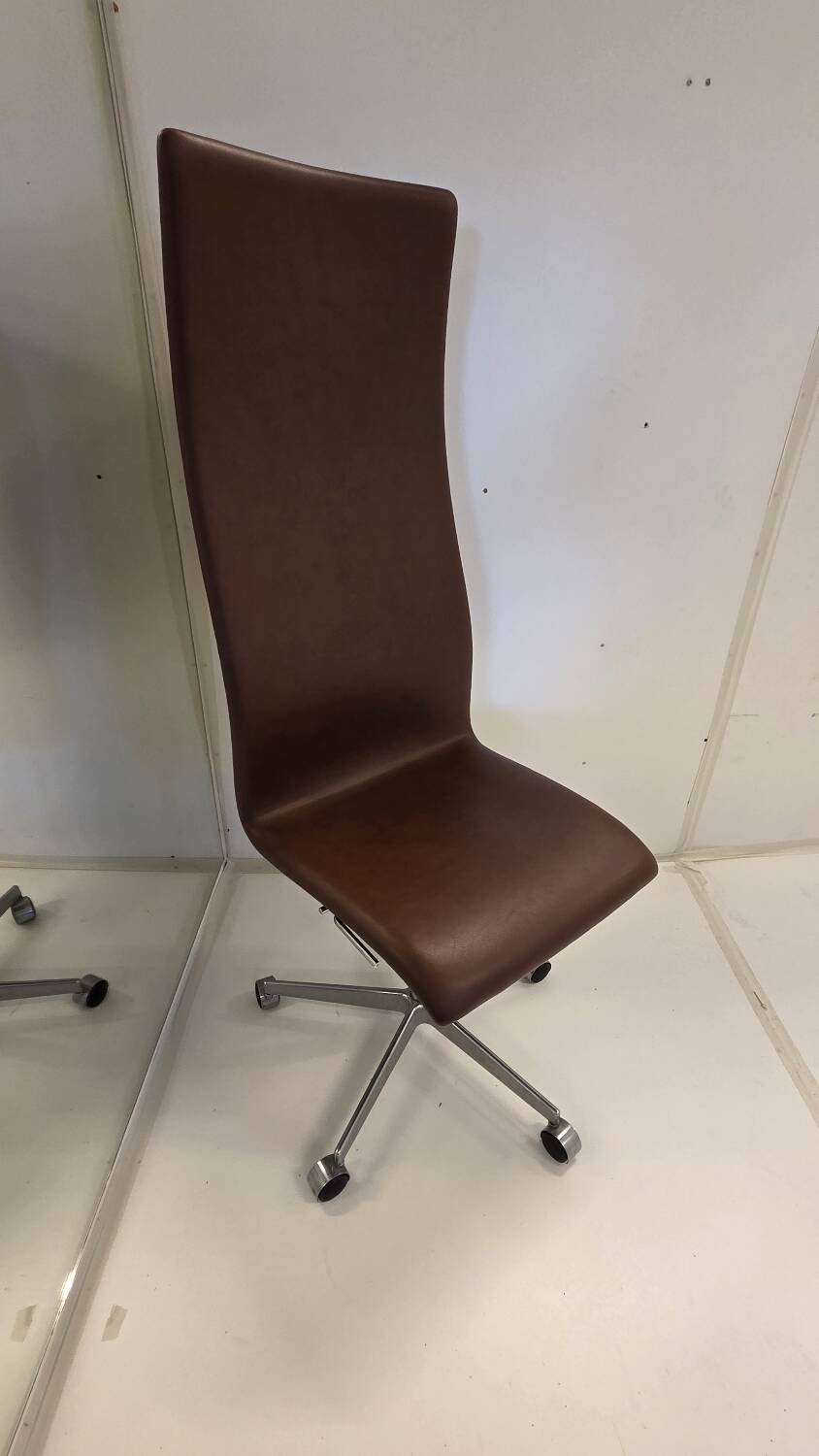 Chaise Oxford à dossier haut par Arne Jacobsen pour Fritz Hansen