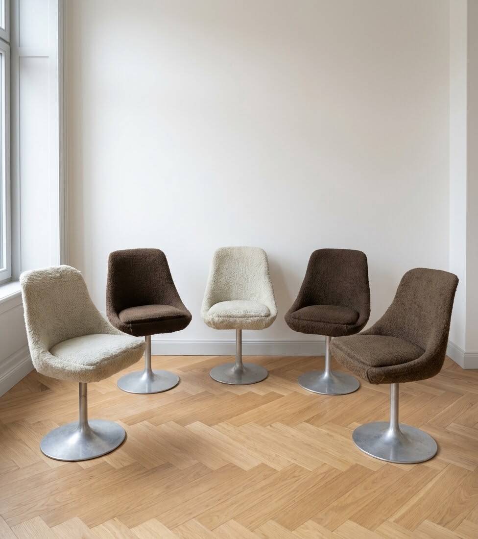 Set of 5 swivel tulip-style chairs from the 1970s.