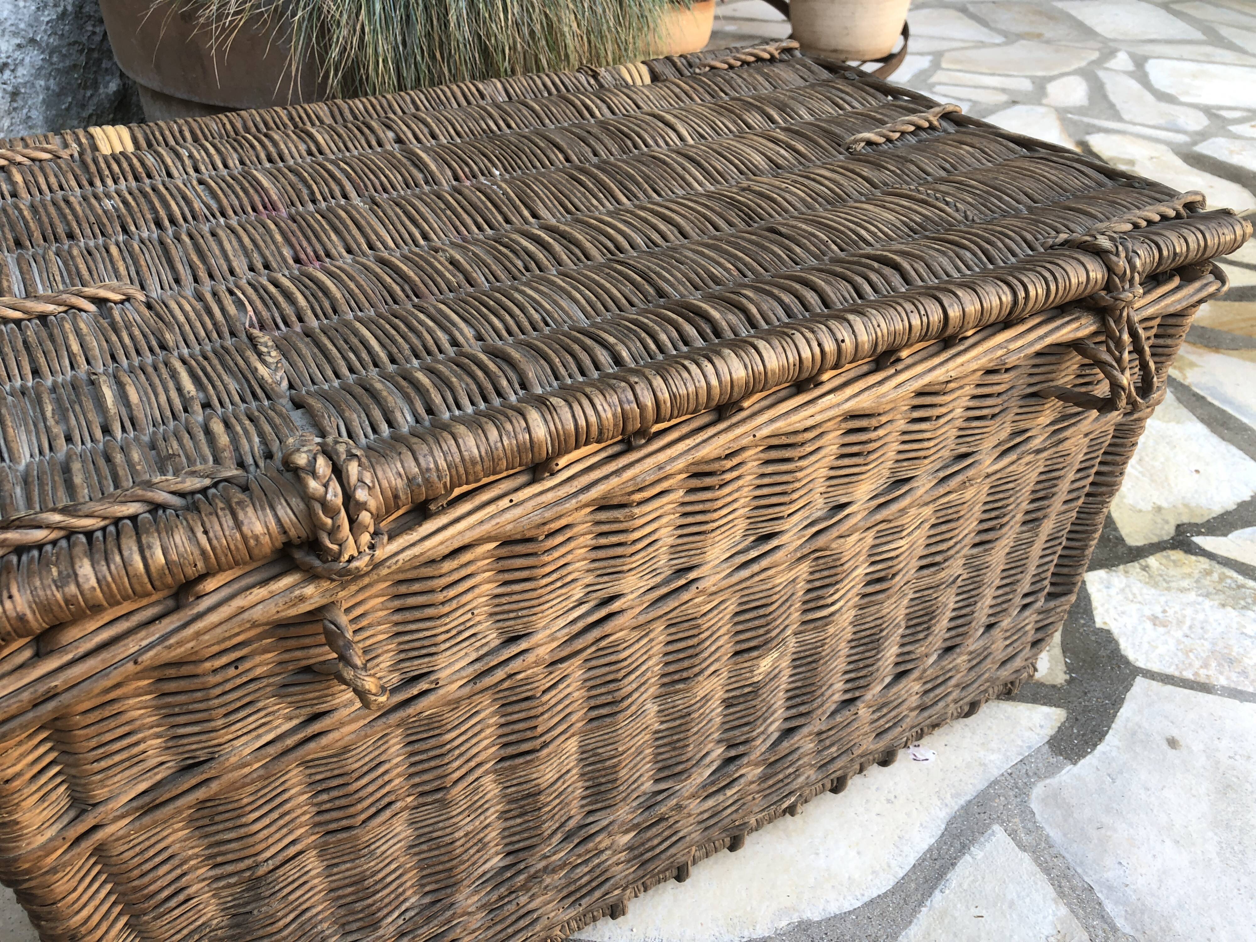 Wicker trunk  30s 40s