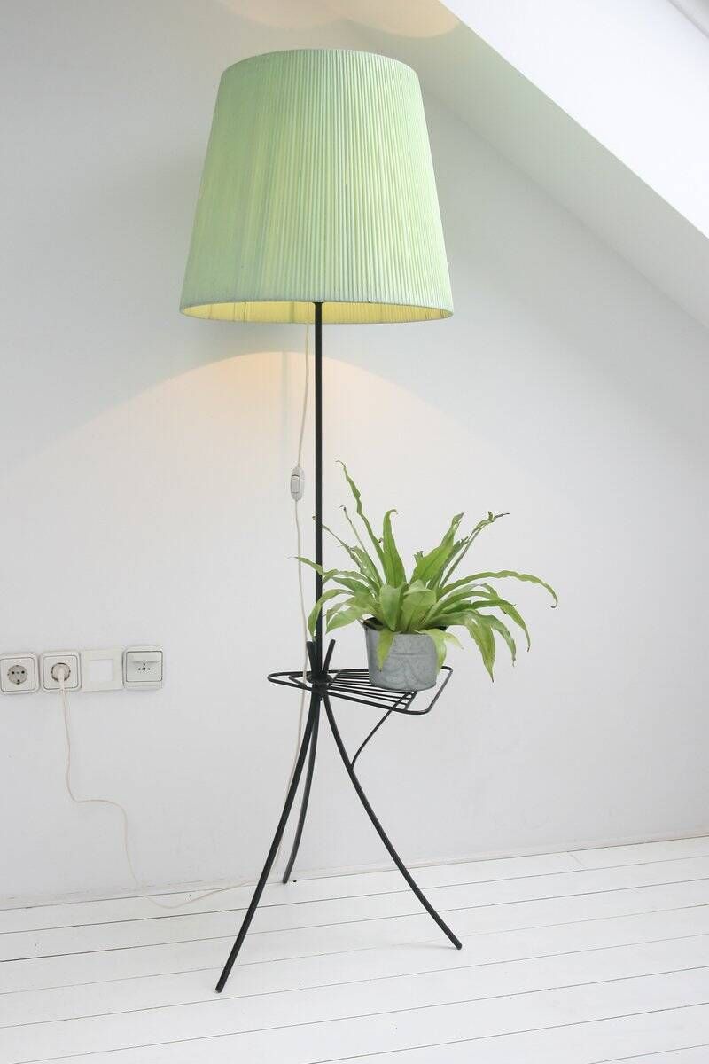 Lampadaire plissé des années 50 avec support.