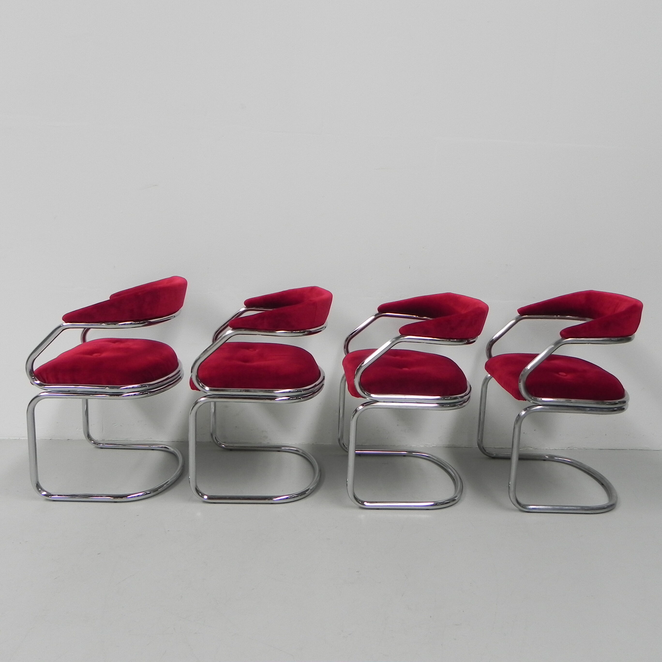 Set of 4 dining table chairs
