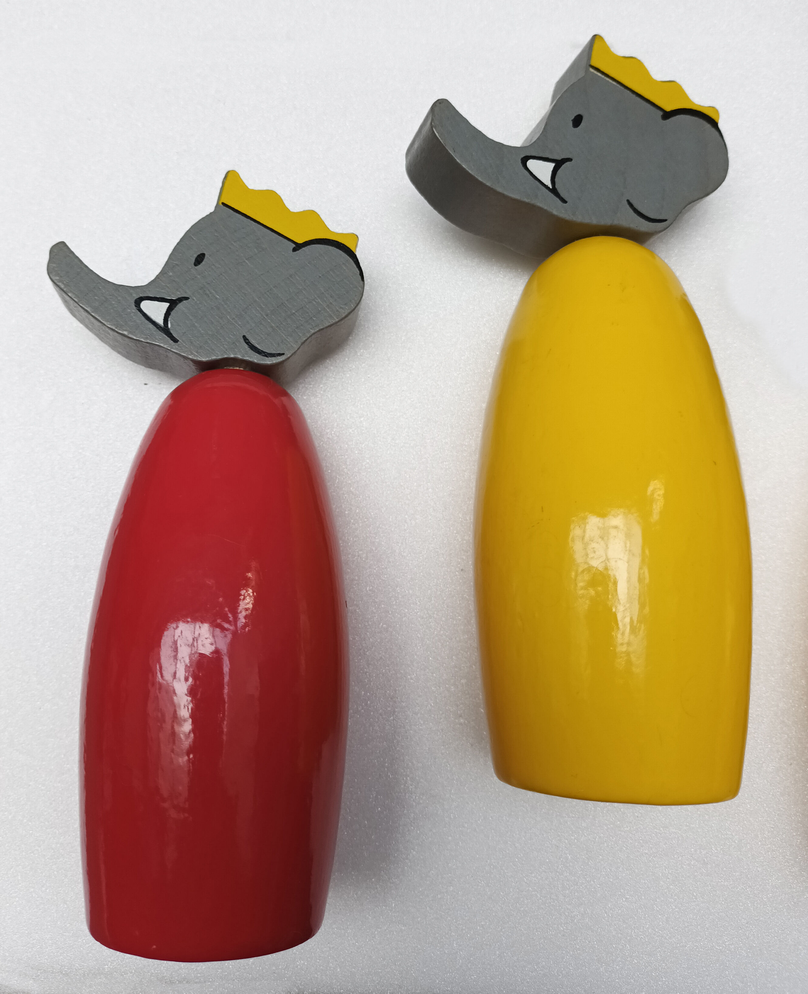 Set of 6 pins Babar