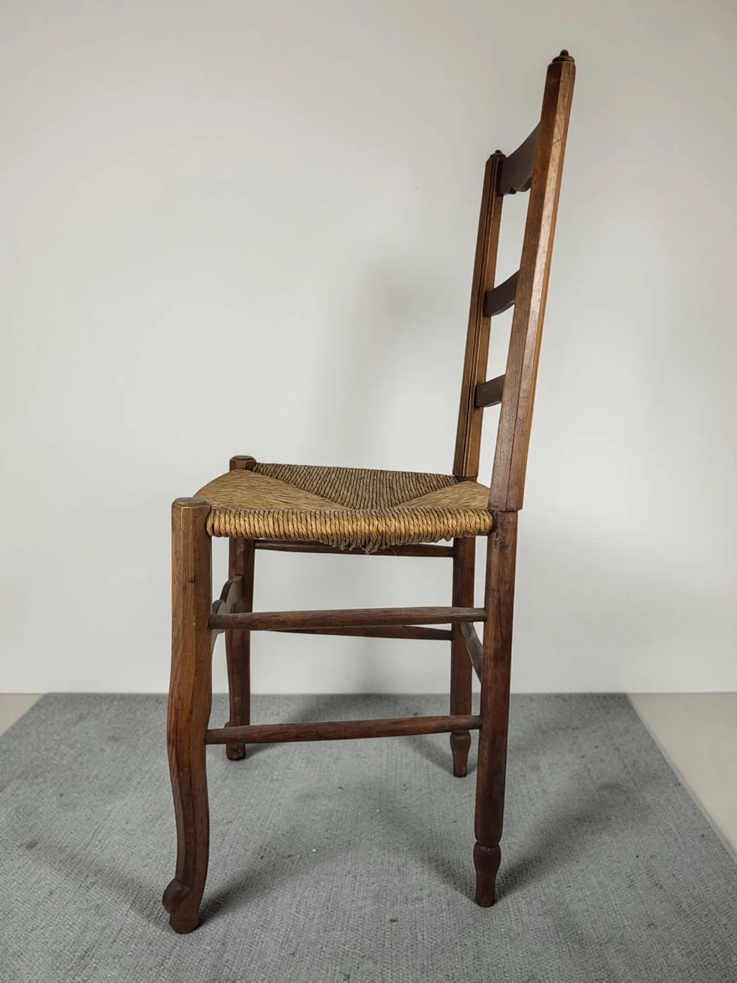 Rush seat chair in Country style / Provincial Louis XV