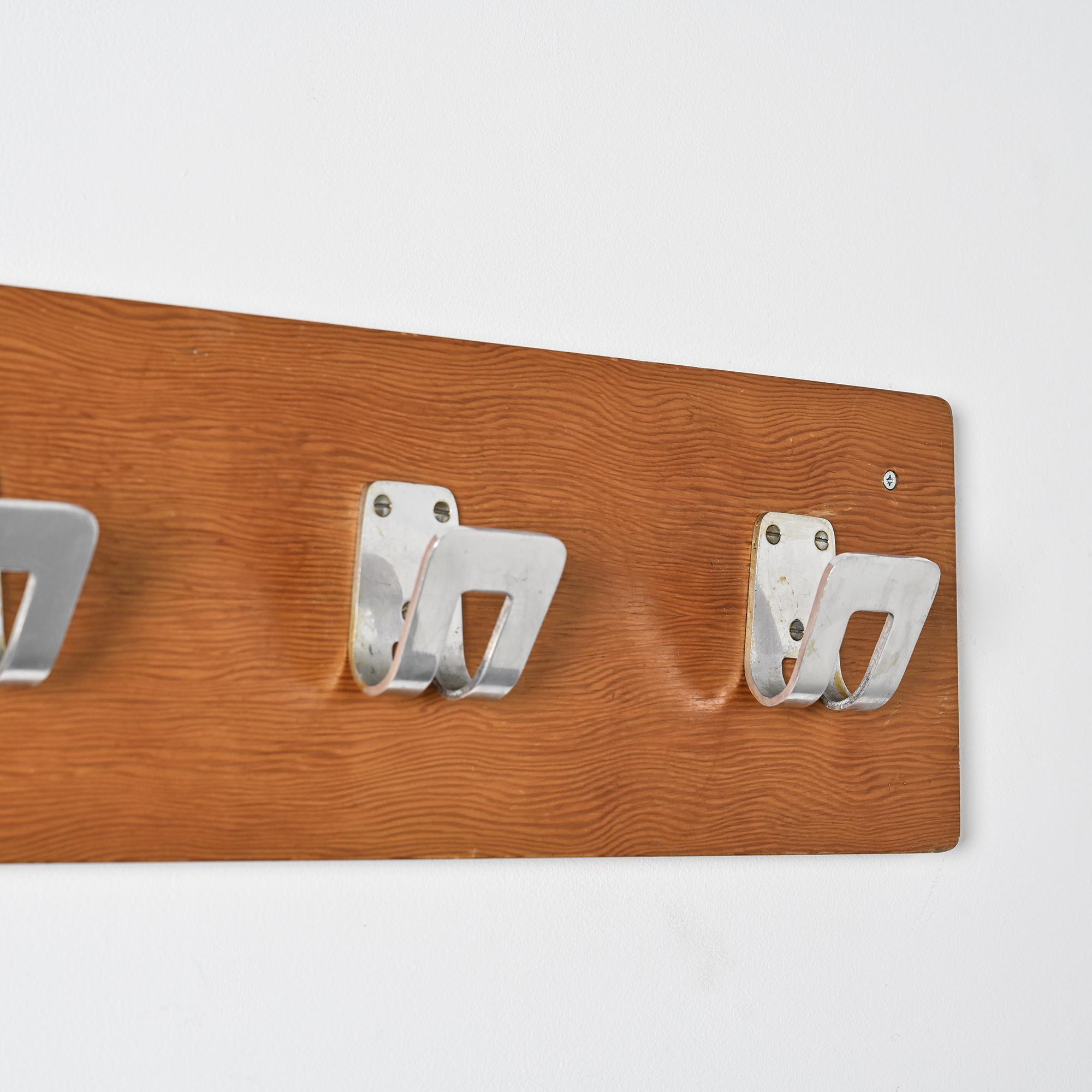 Pierre Guariche: Coat rack for La Plagne, around 1968