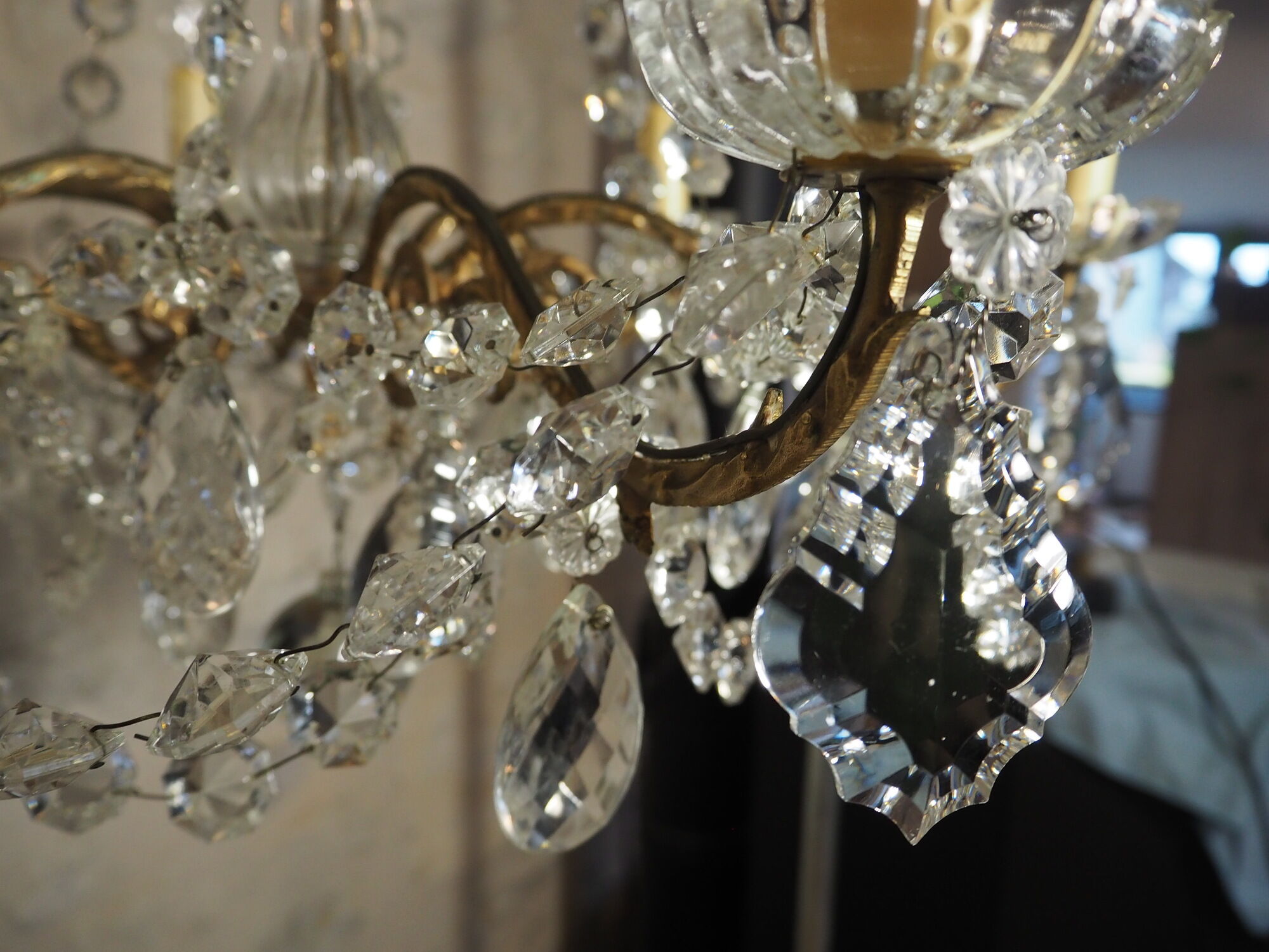 Ancient bronze and pampilles chandeliers with facets and crystal cups - old style - 6 fires