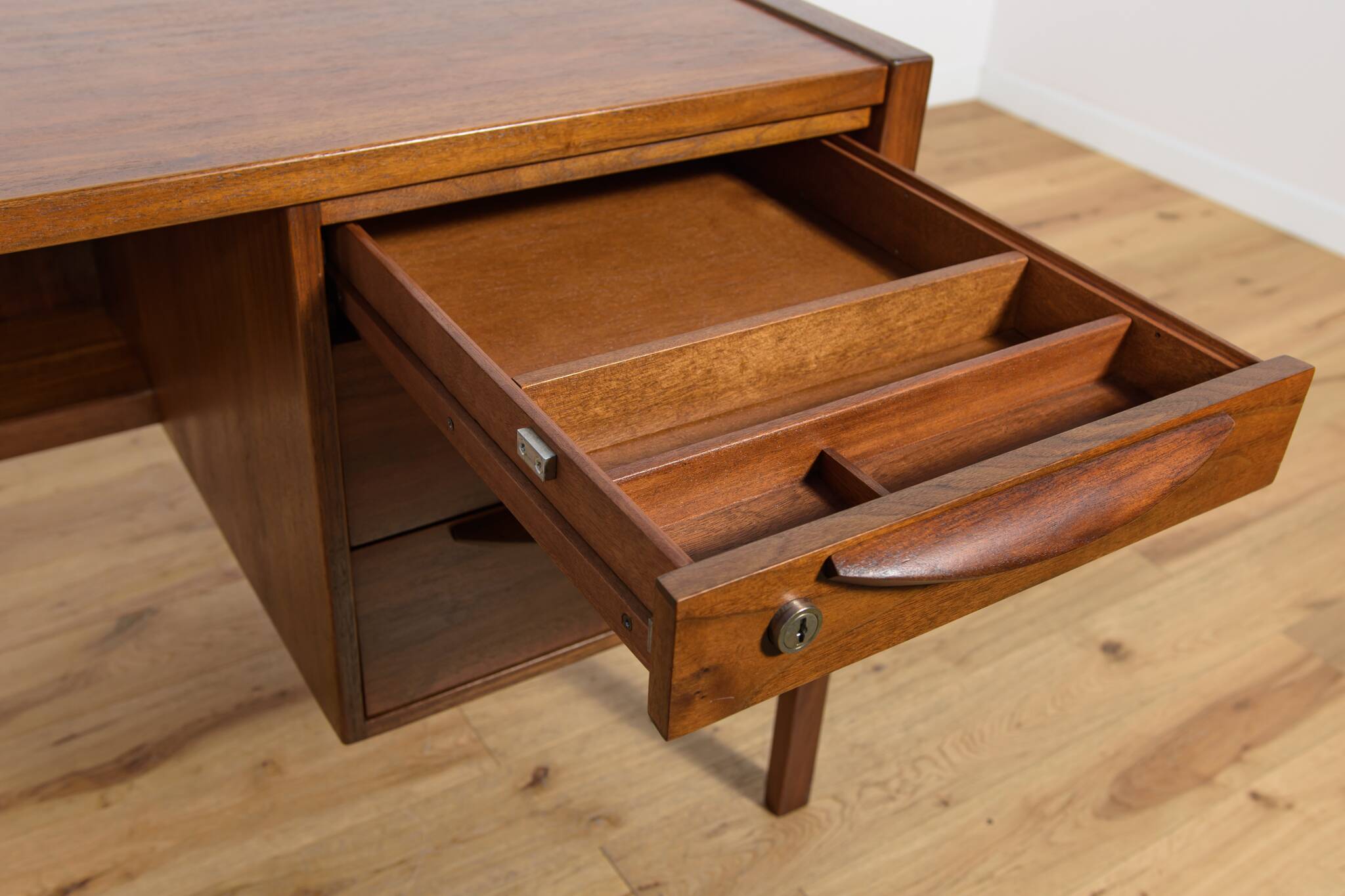 Mid-Century Walnut Desk by Jens Risom for Jens Risom Design, 1960s