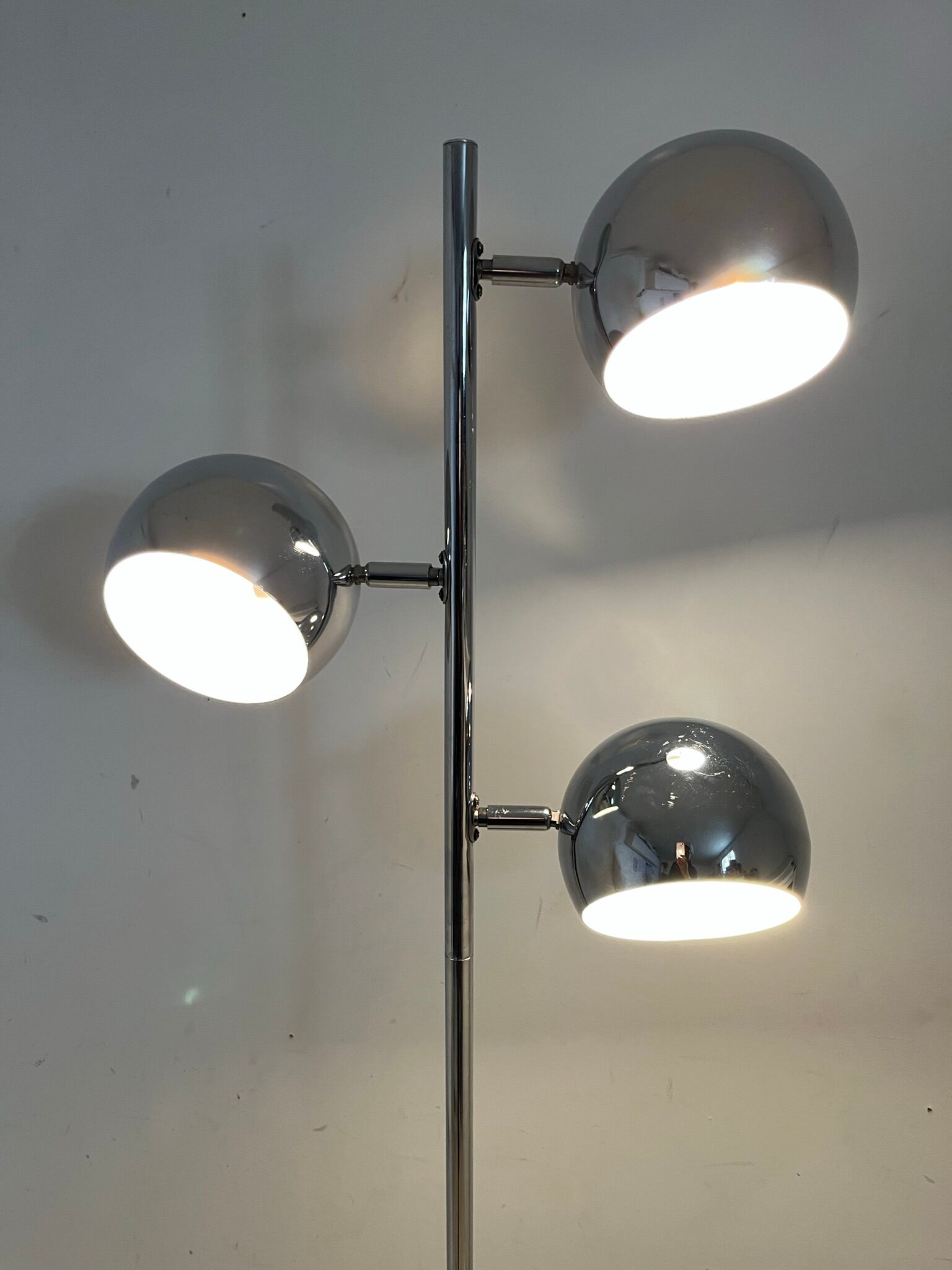 3-globe chrome floor lamp