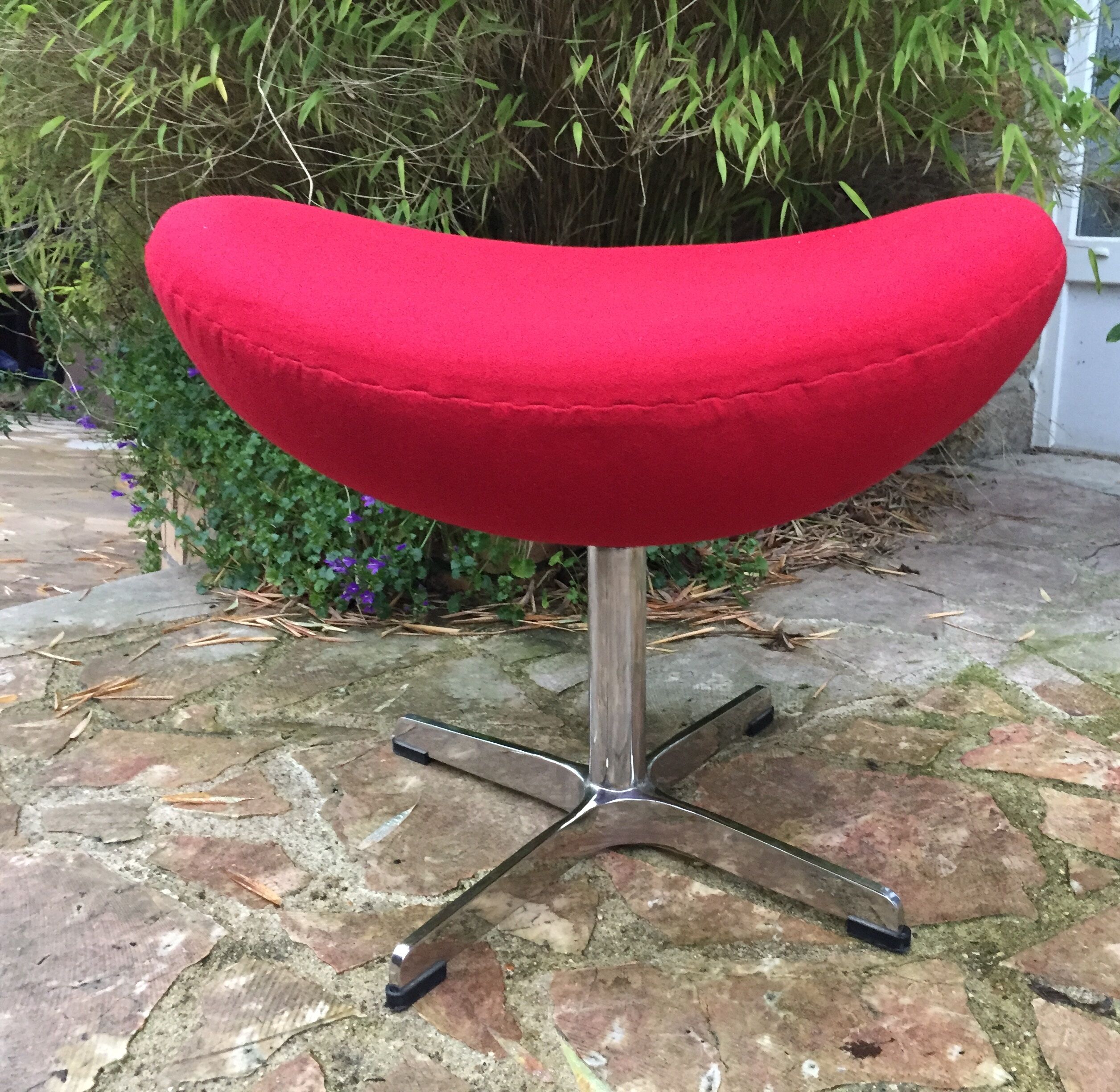 Repose-pied rouge