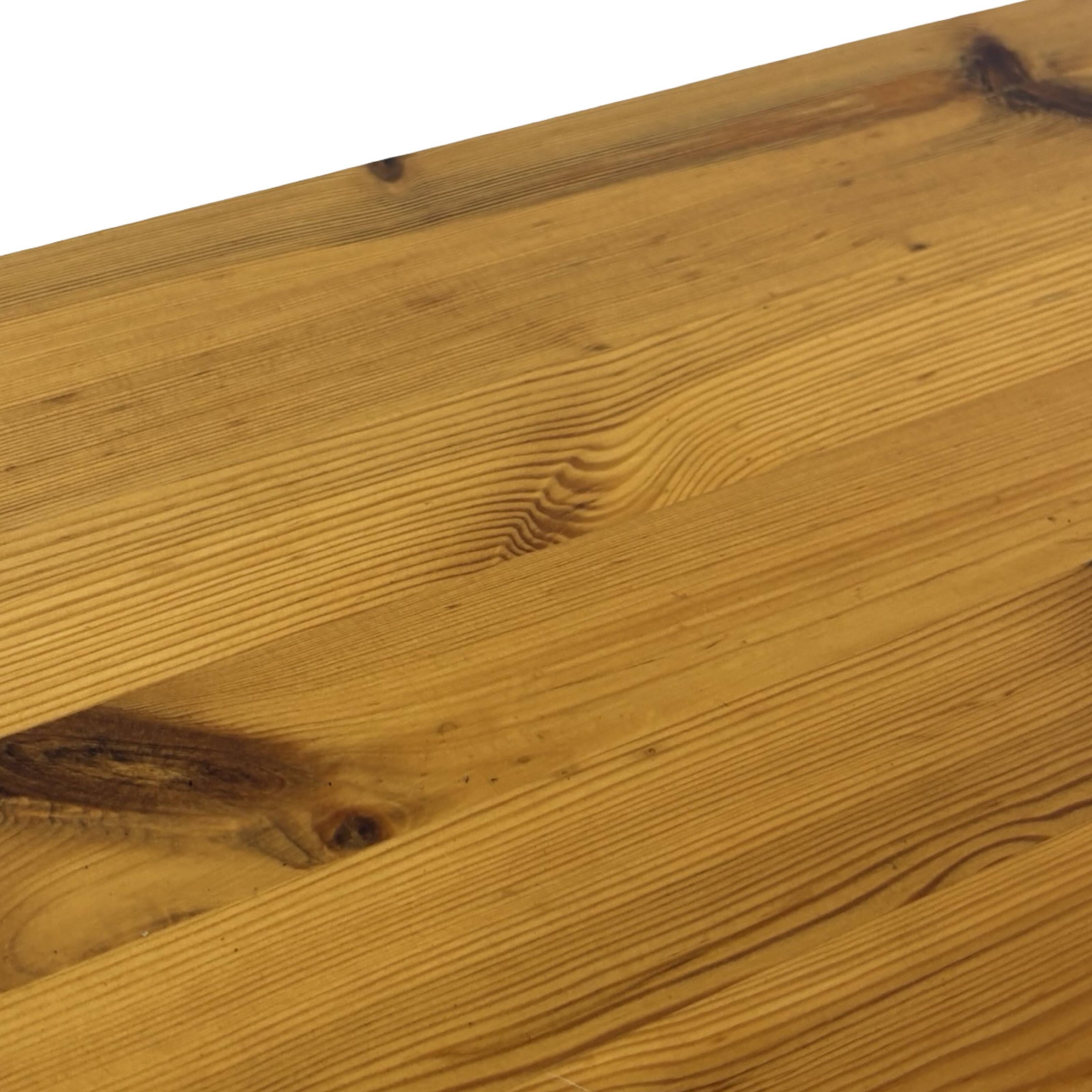 Vintage side table in Pine wood 1970s small table