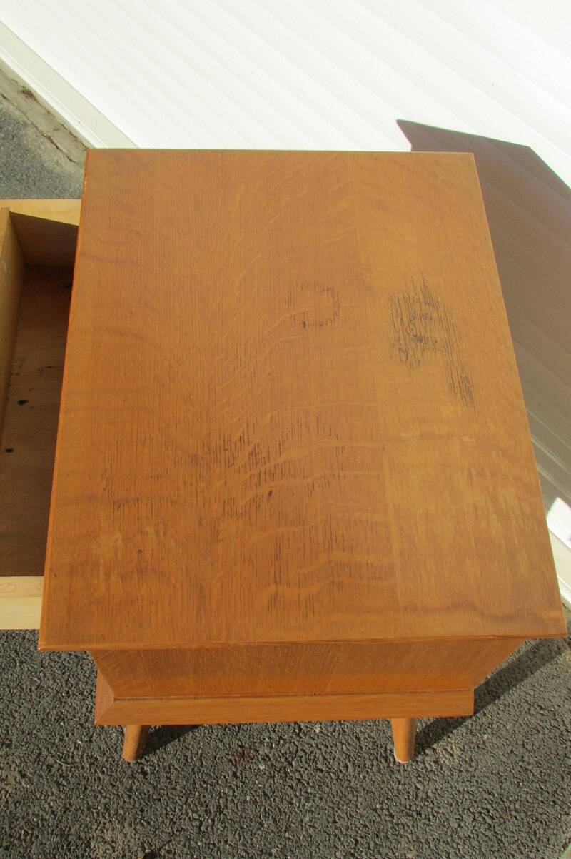 Vintage Scandinavian bedside table from the 60s in oak