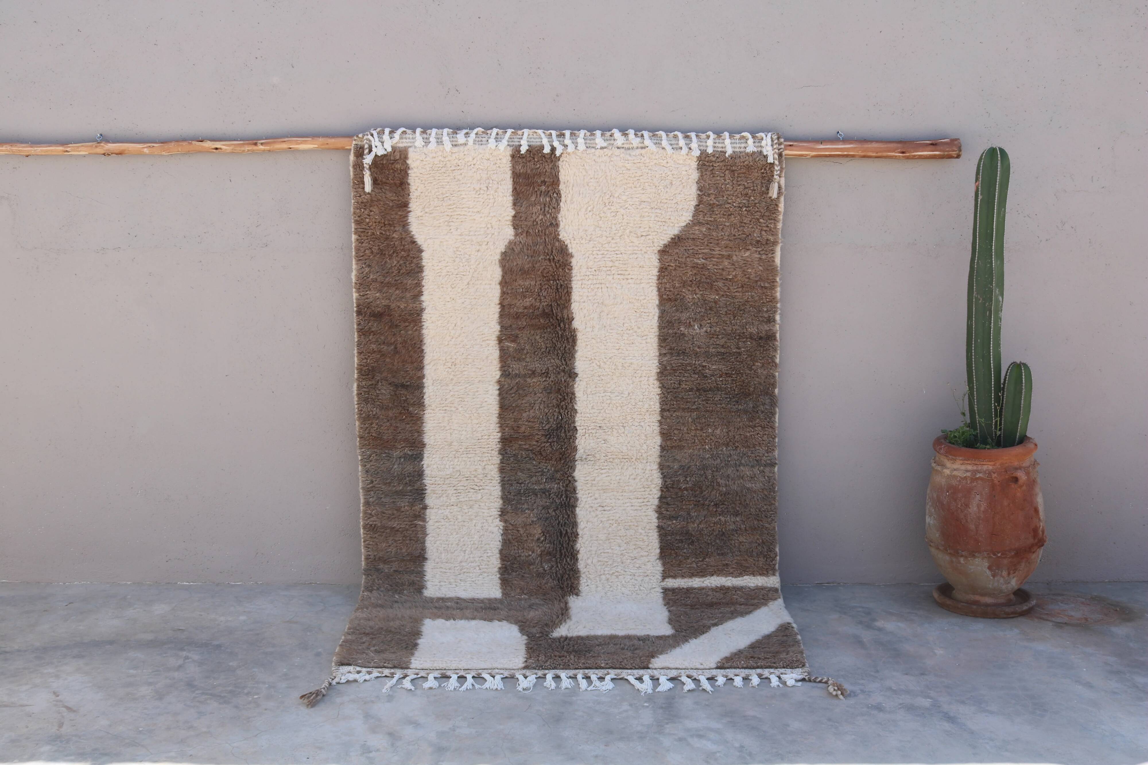 Handwoven Beni Ouarain rug 255×160 cm - AZ820