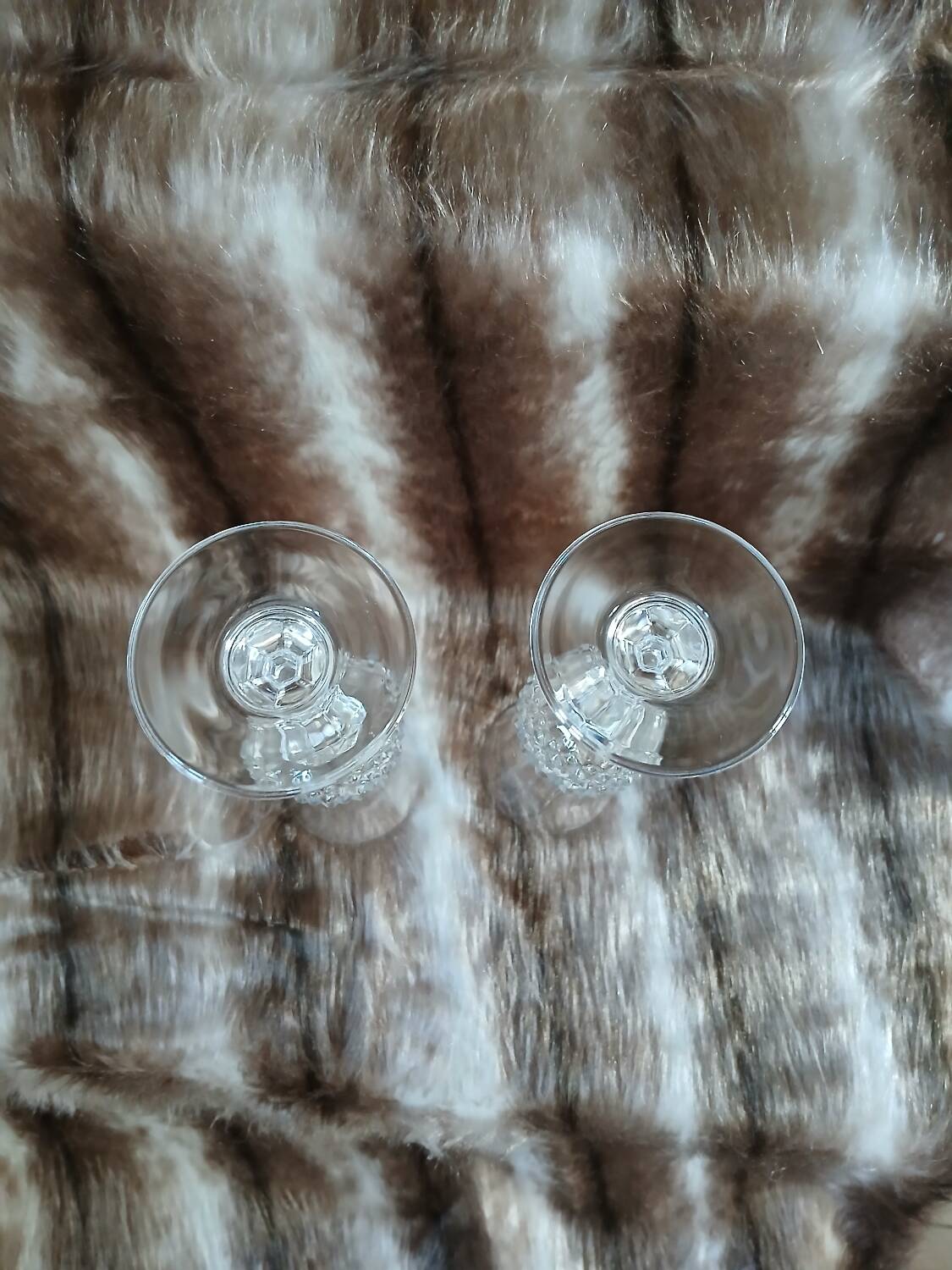2 crystal champagne flutes