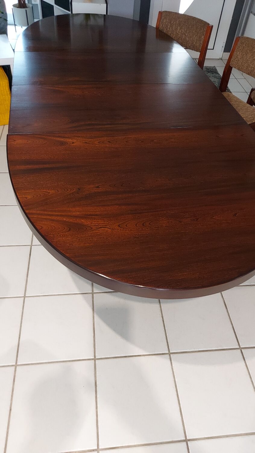 Oral extendable table from the Maison Baumann vintage 1970s
