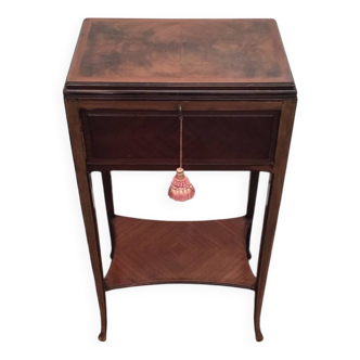 Coiffeuse style Louis XV en marqueterie