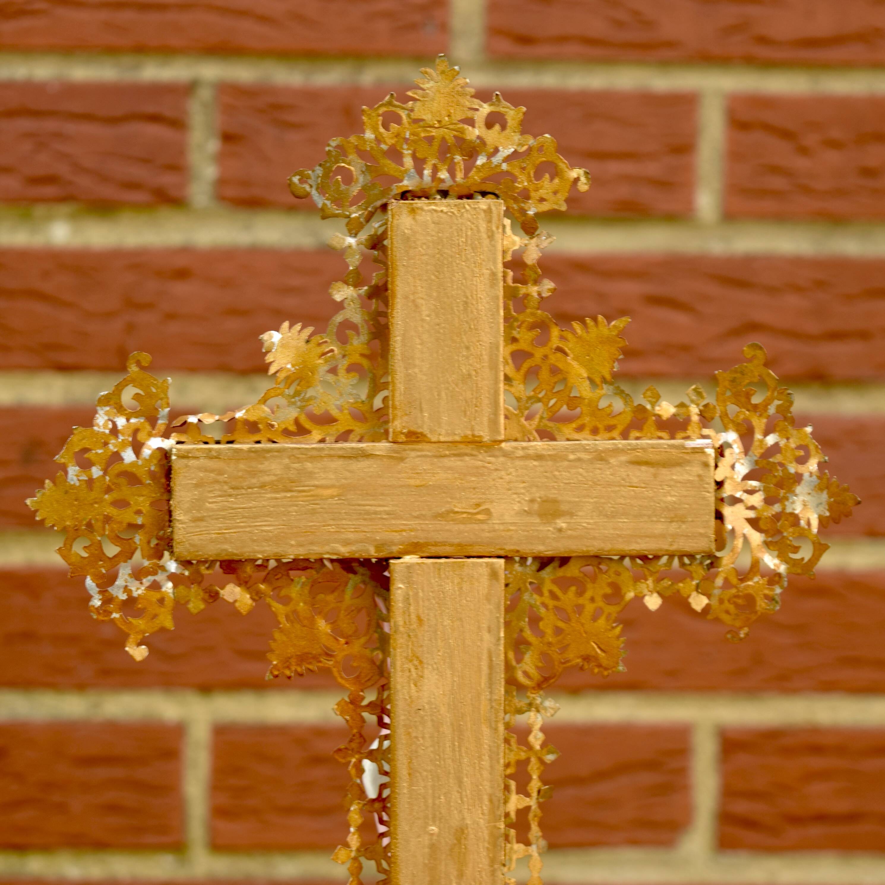 Vintage statuette Jesus on the Cross surrounded by Mary and John